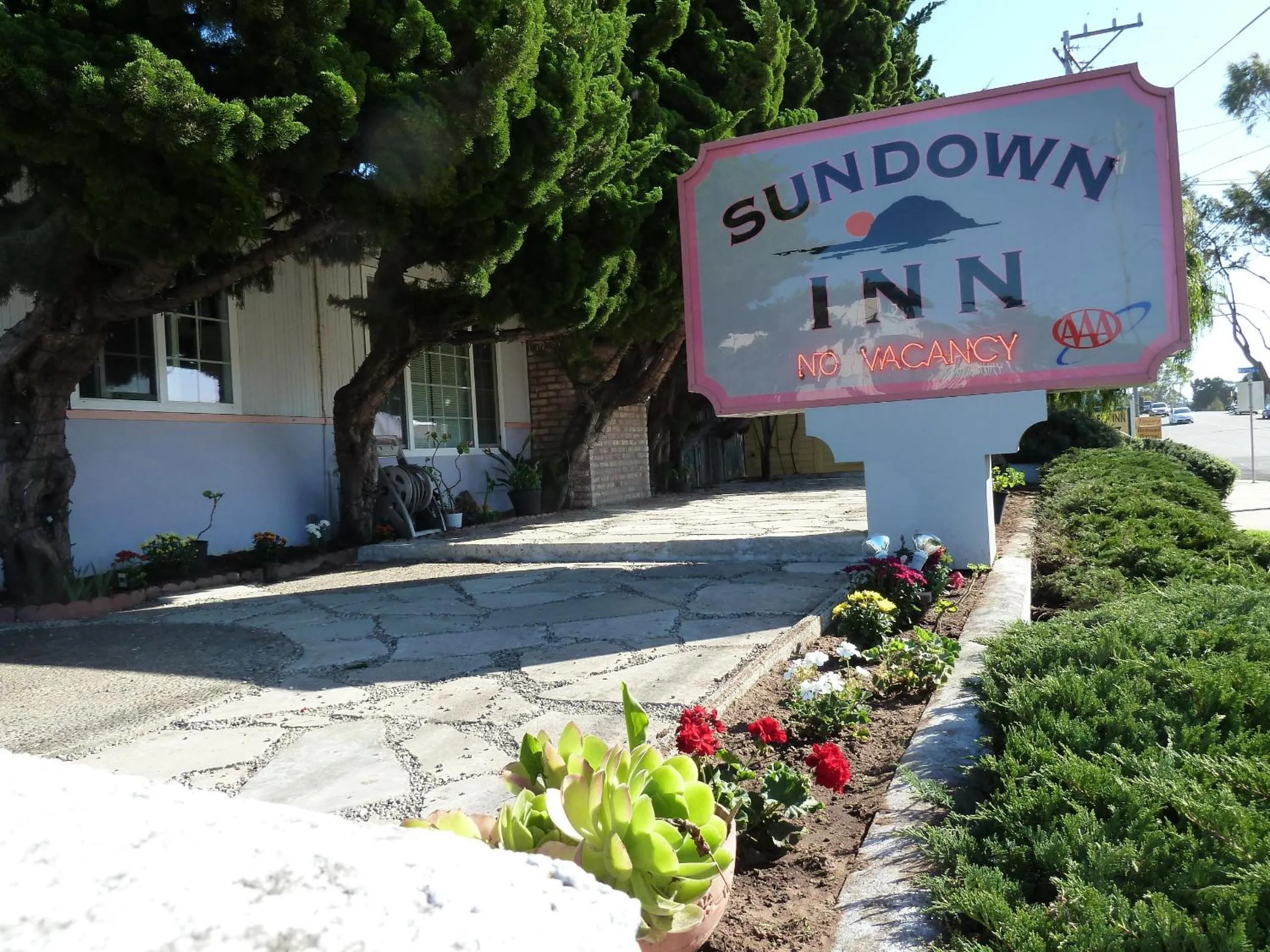 Facade/entrance in Sundown Inn of Morro Bay