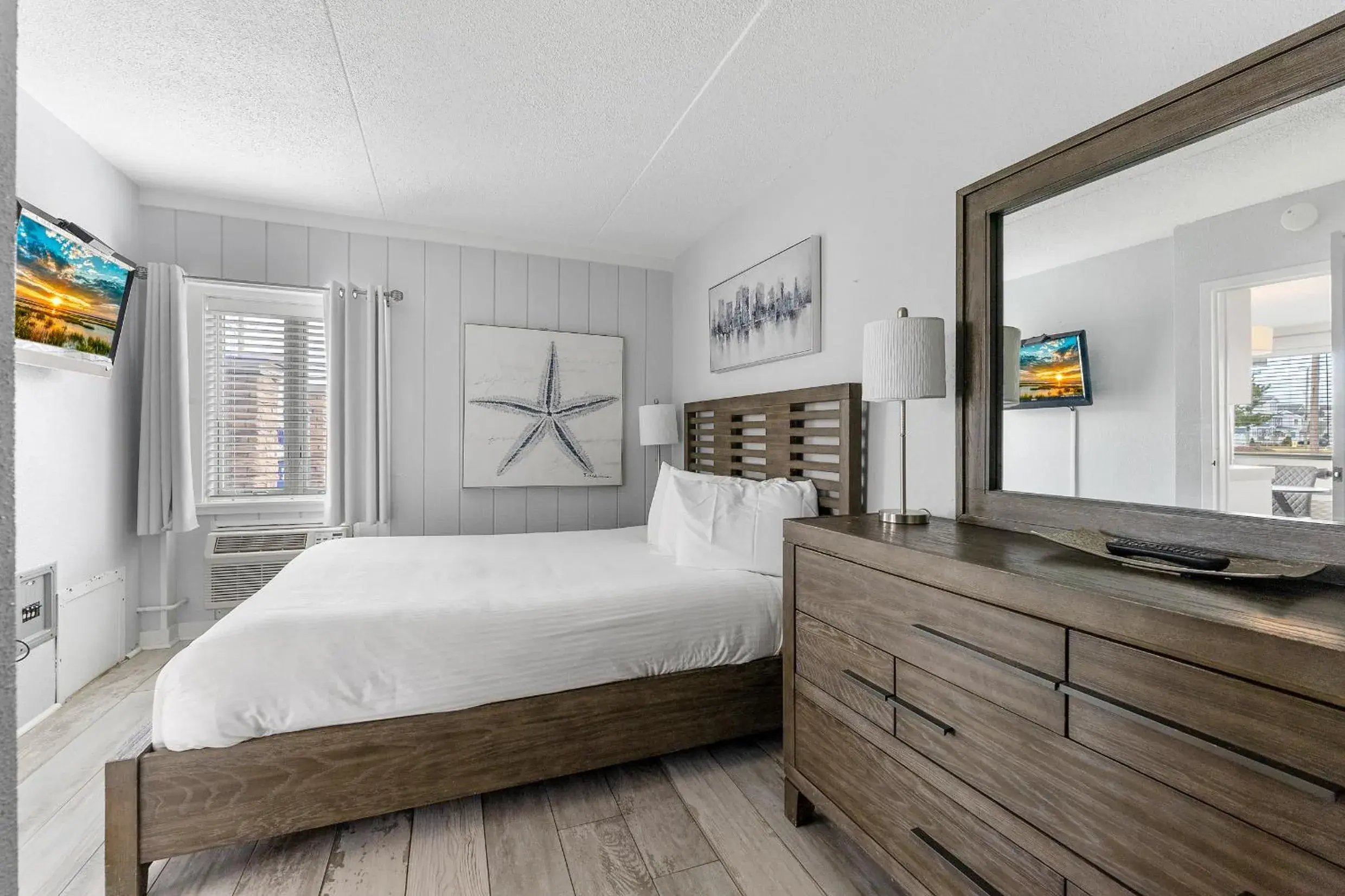 Bed in Beachcomber Resort Bed in Beachcomber Resort