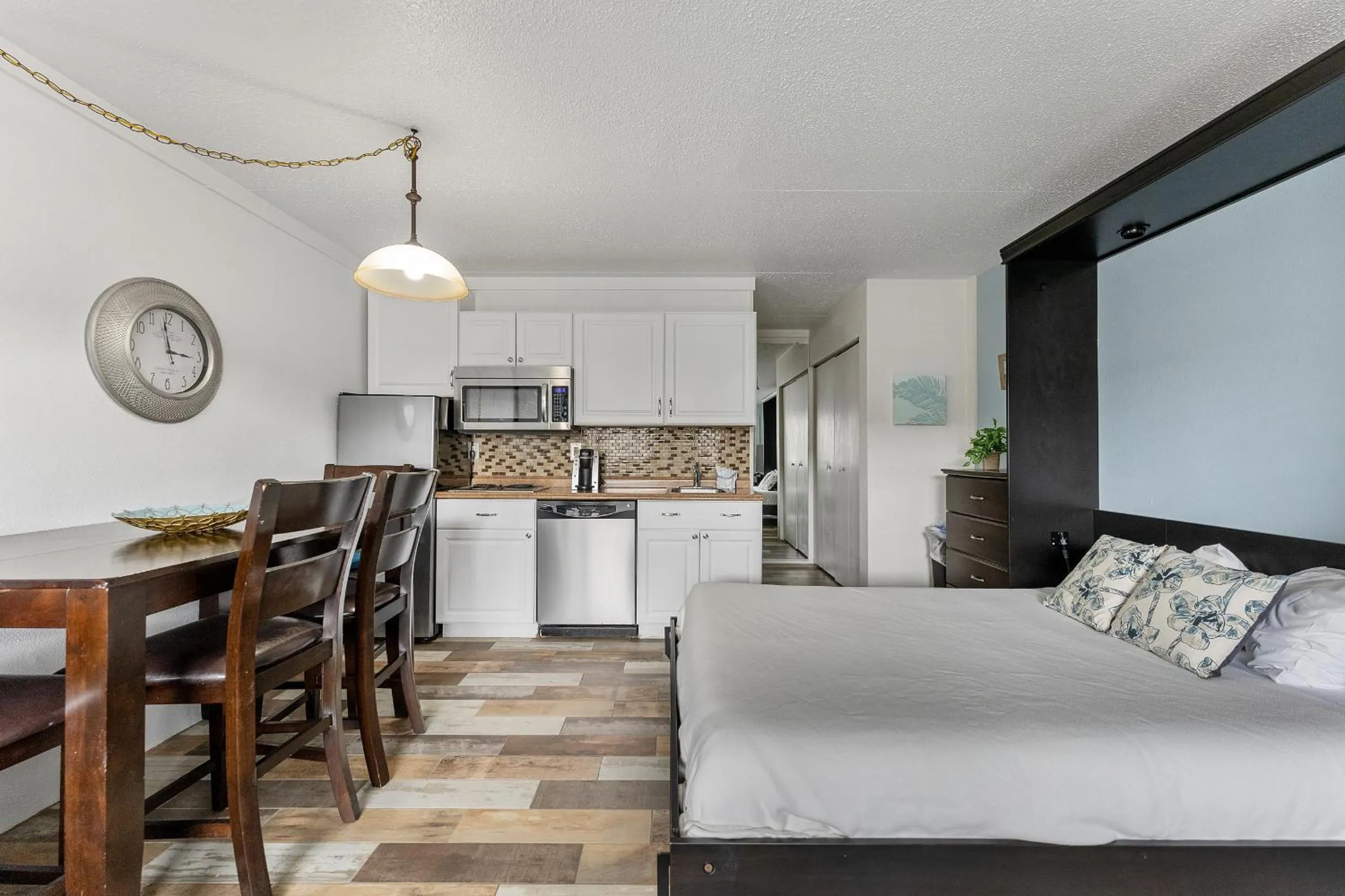 Bed in Beachcomber Resort