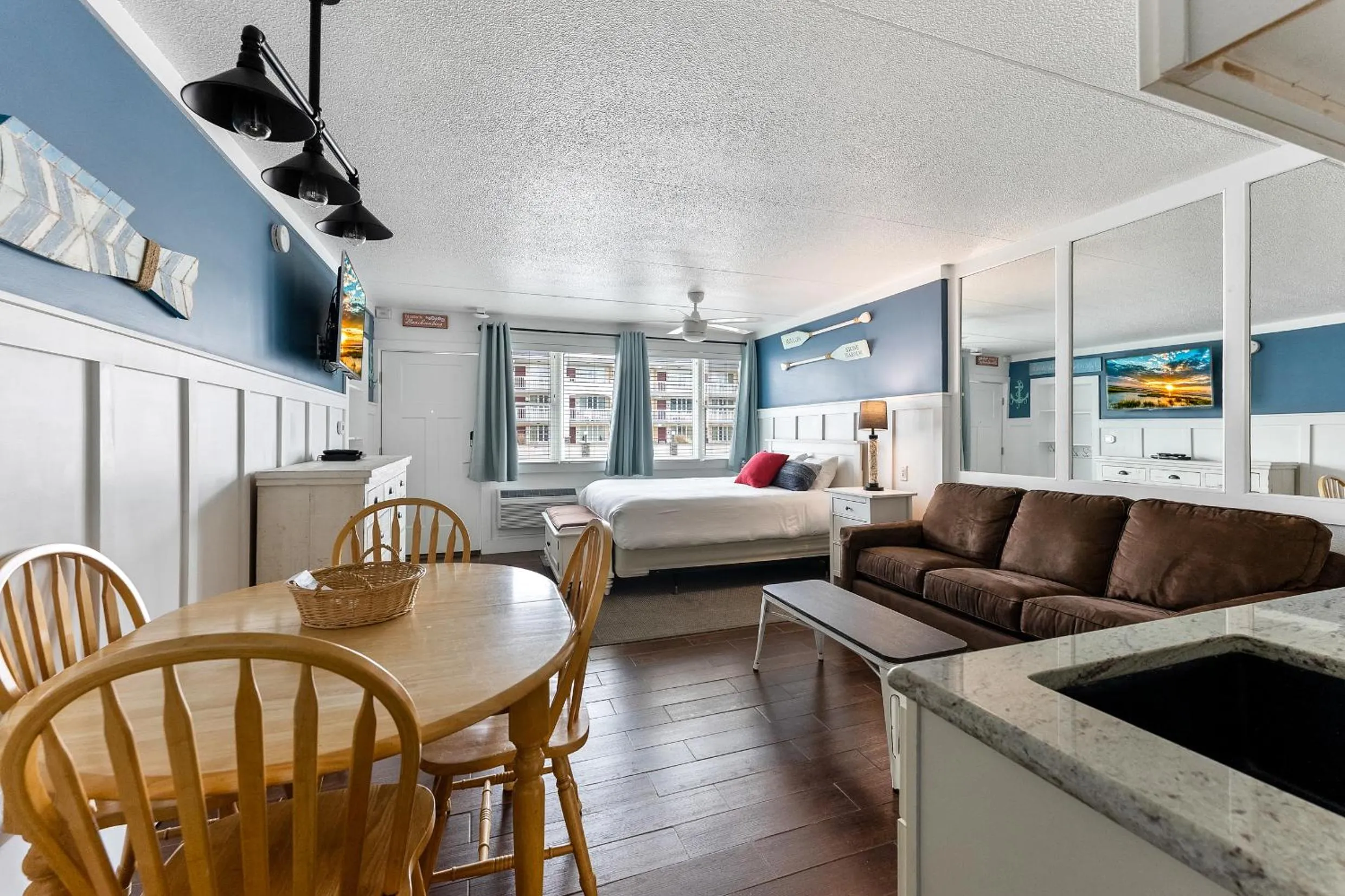 Bed in Beachcomber Resort