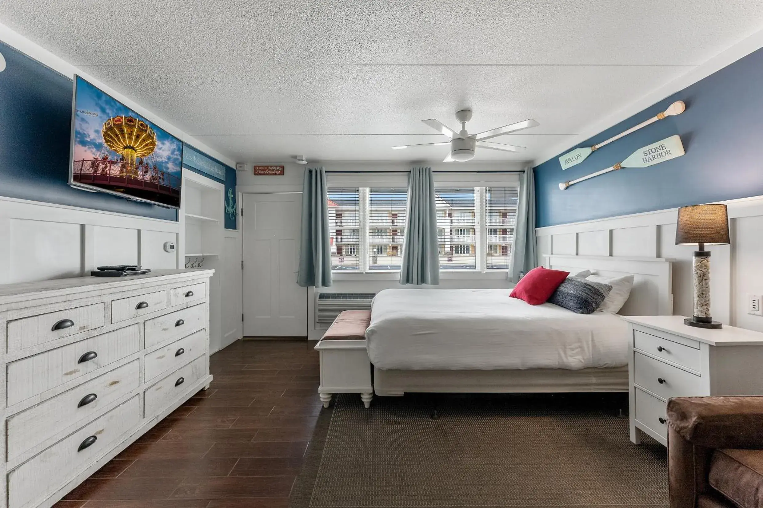 Bed in Beachcomber Resort Bed in Beachcomber Resort