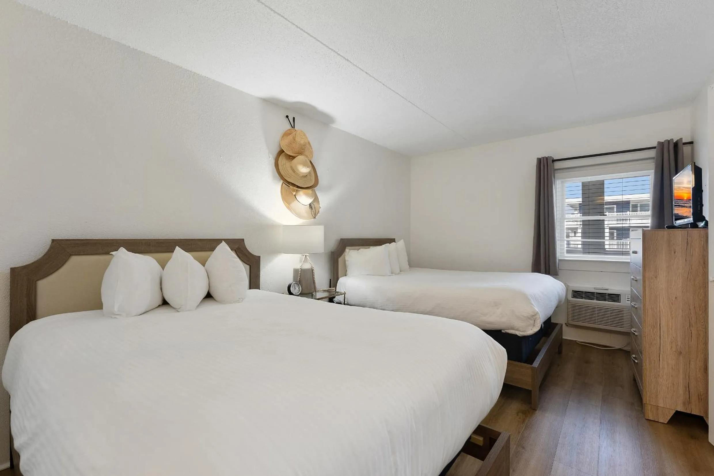 Bed in Beachcomber Resort