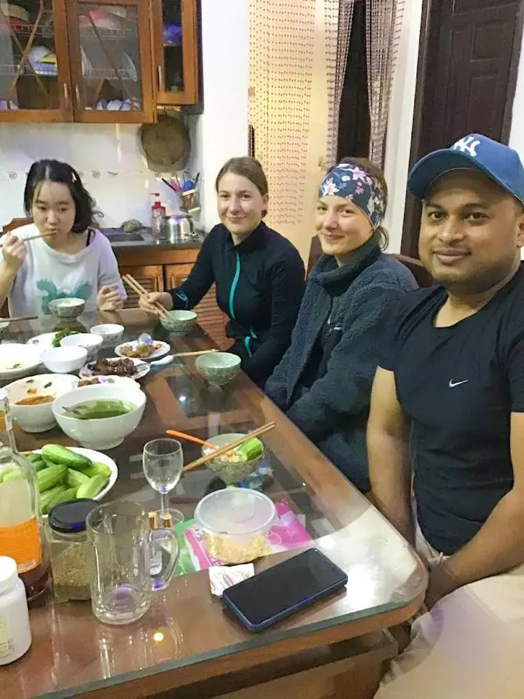 Dinner in Minh Tâm Hotel ( Nhà Nghỉ Minh Tâm ) Dinner in Minh Tâm Hotel ( Nhà Nghỉ Minh Tâm )