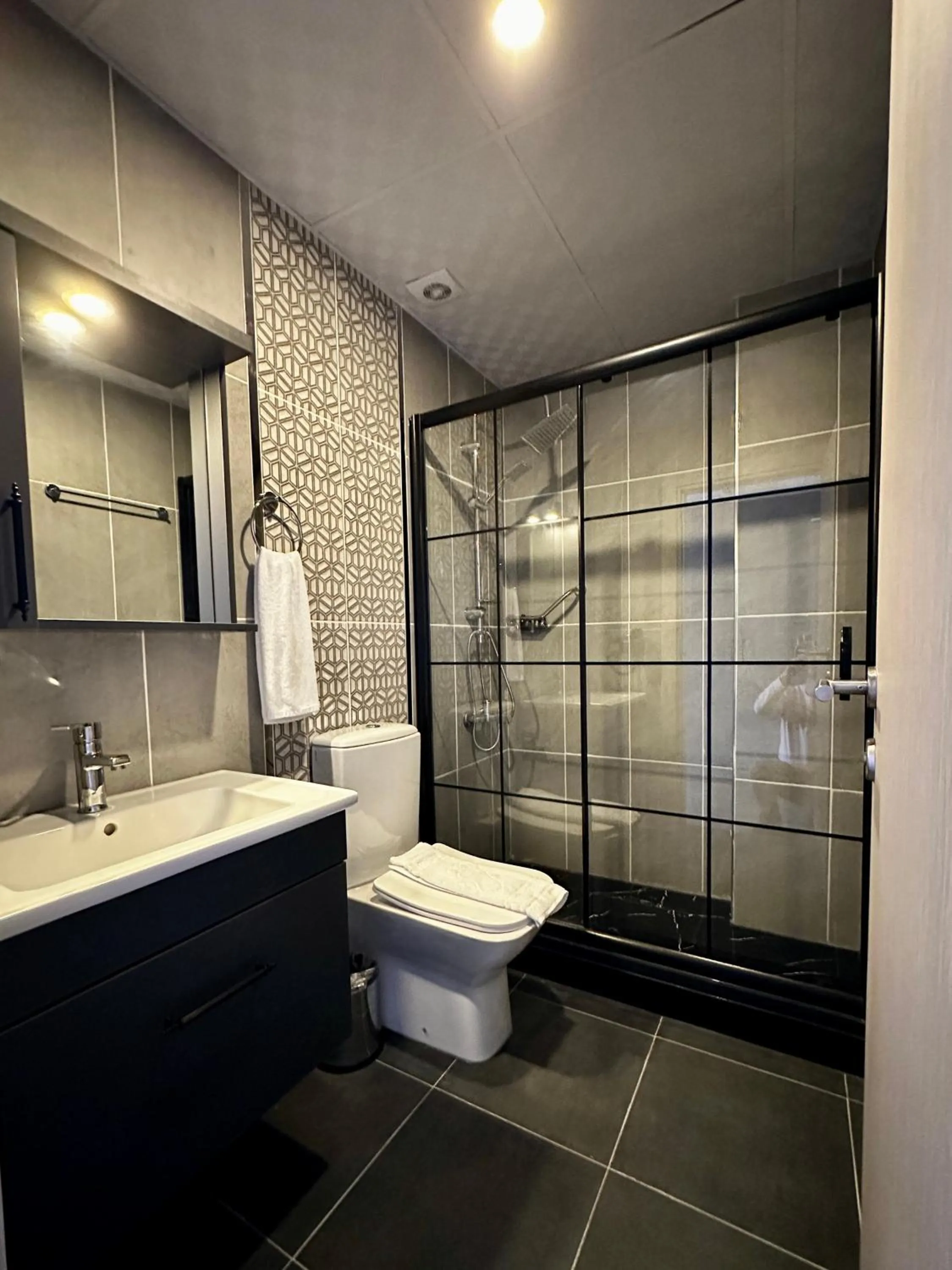 Shower in Grand royal hotel