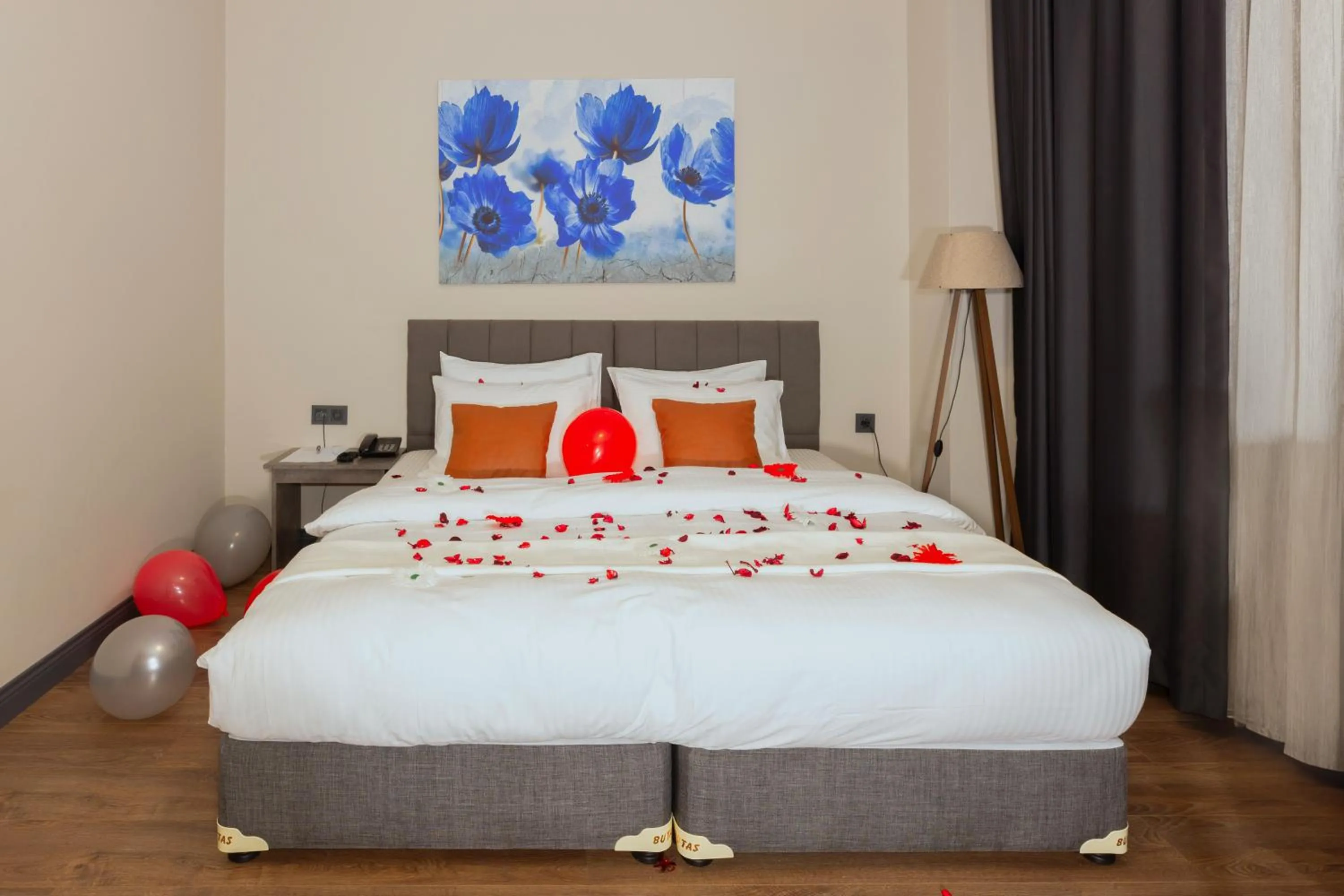 Photo of the whole room in Grand royal hotel