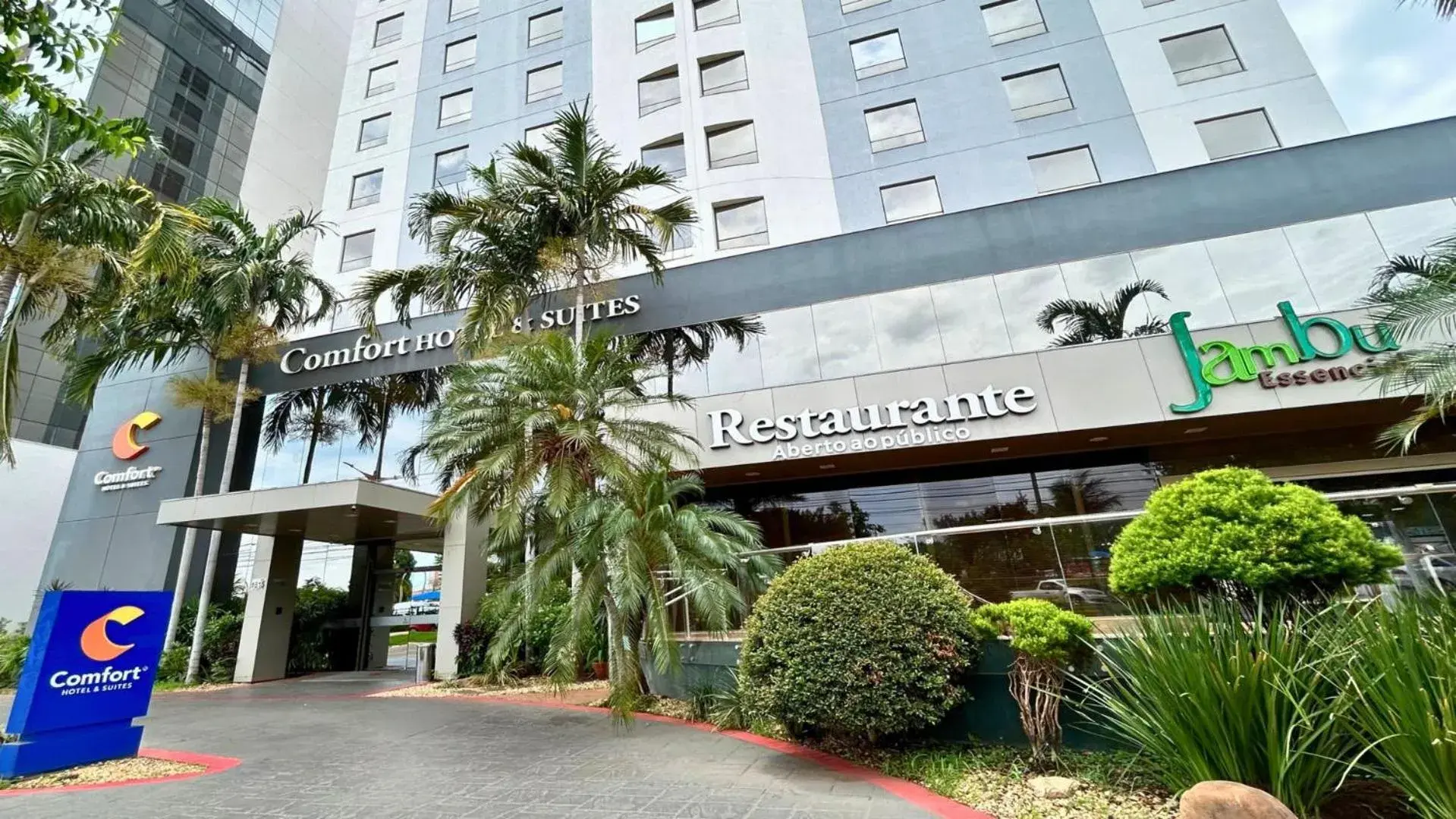 Facade/entrance in Comfort Hotel & Suítes Rondonópolis Facade/entrance in Comfort Hotel & Suítes Rondonópolis
