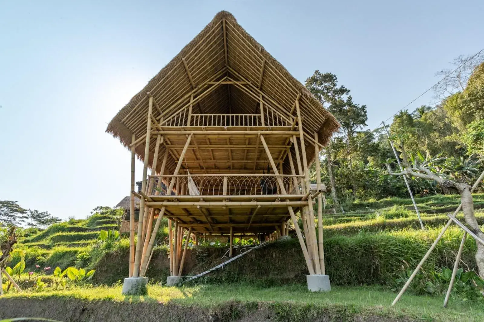 Property building in Sandag Hill Property building in Sandag Hill