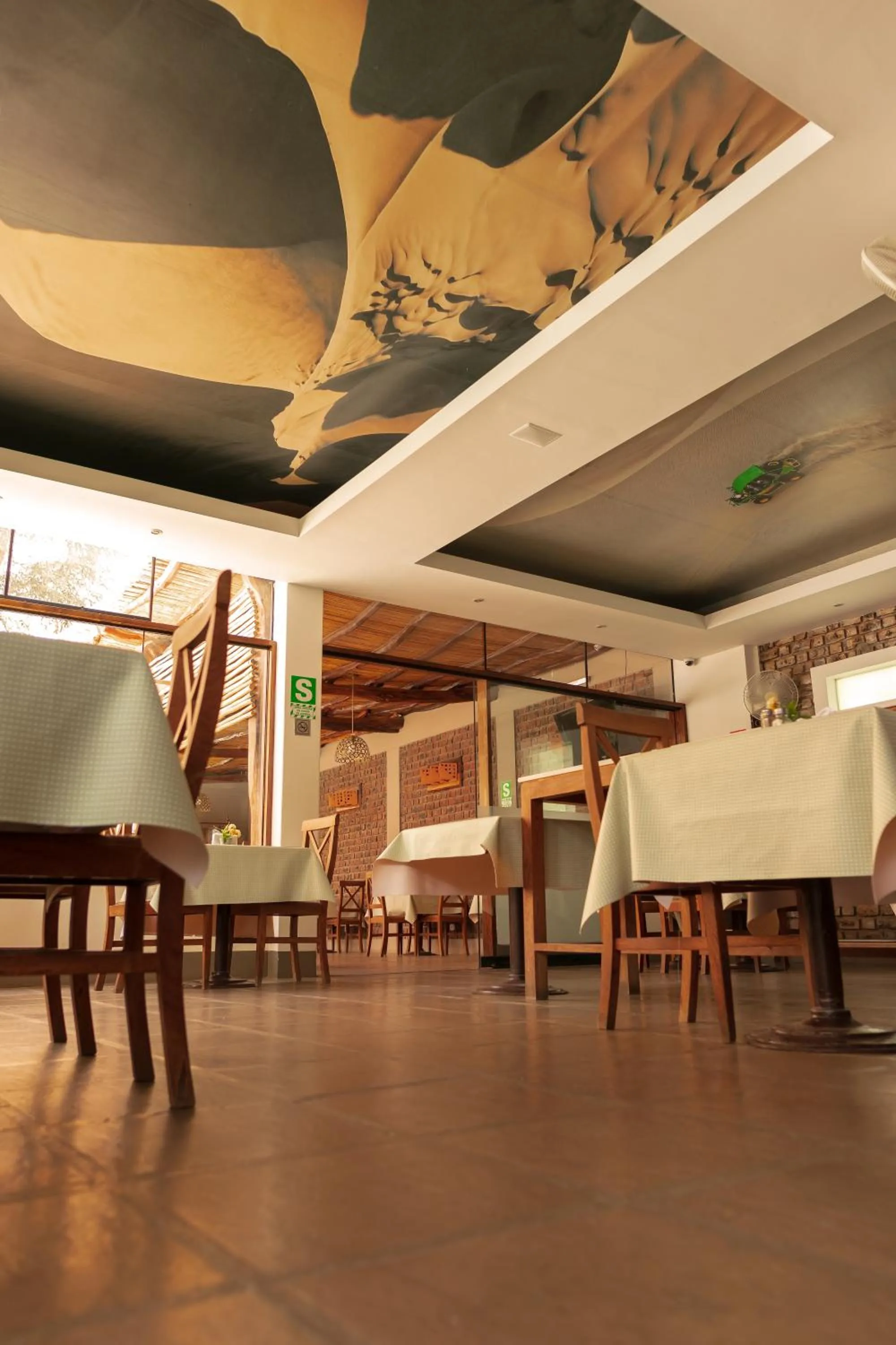 Restaurant/places to eat in Hotel El Huacachinero- Hotel Familiar