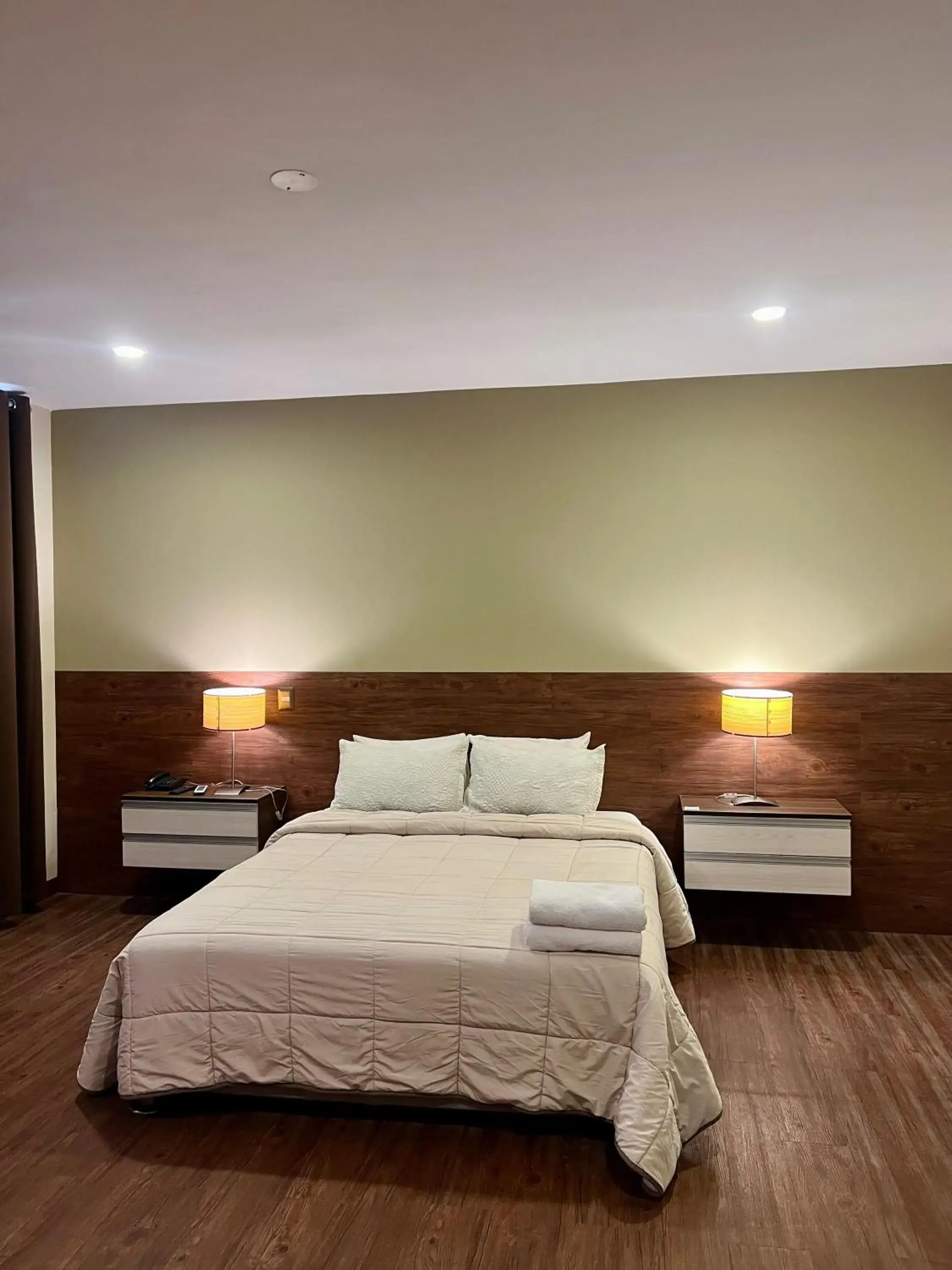 Junior Double Room in Hotel El Huacachinero- Hotel Familiar Junior Double Room in Hotel El Huacachinero- Hotel Familiar