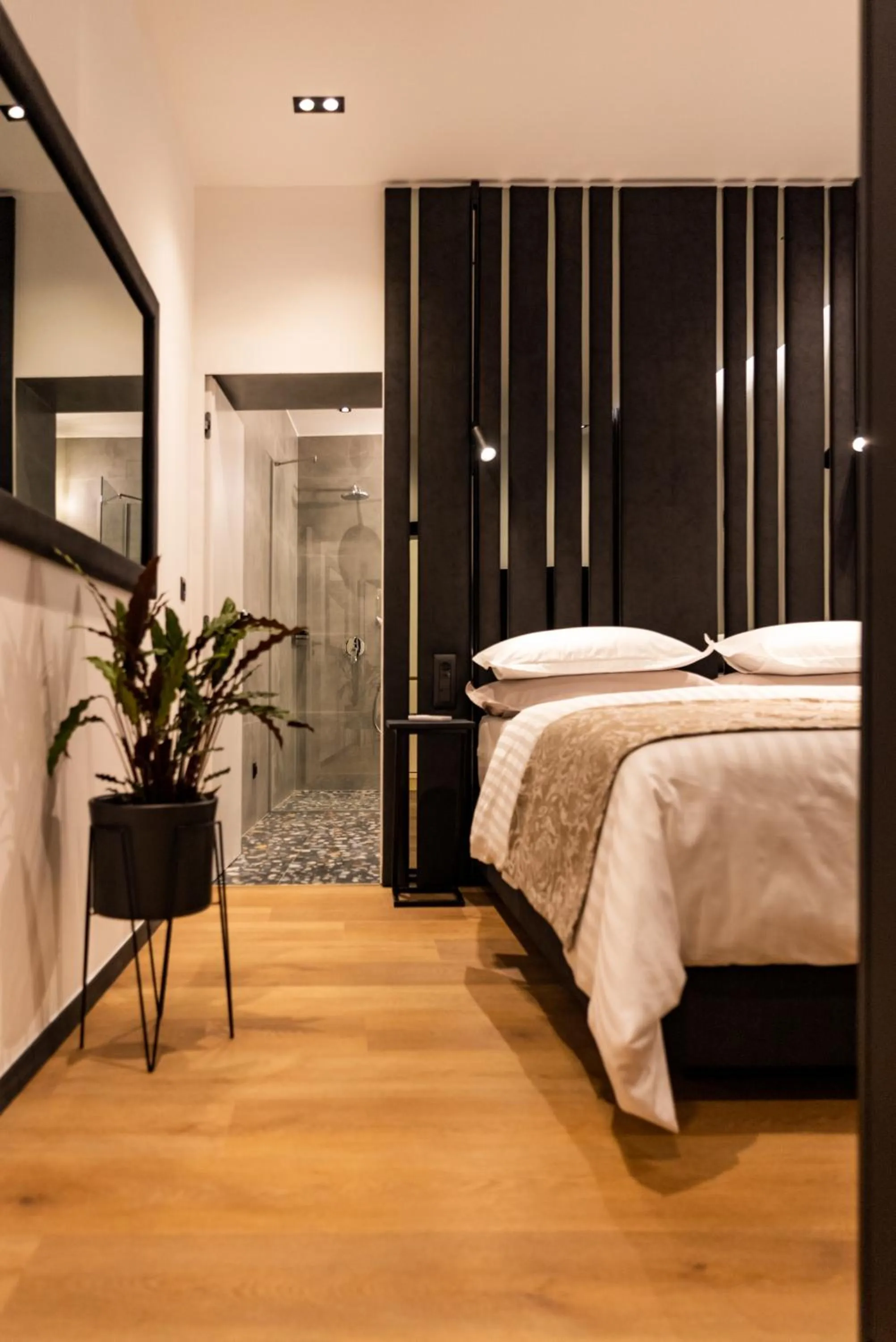 Bed in City Premium Heritage