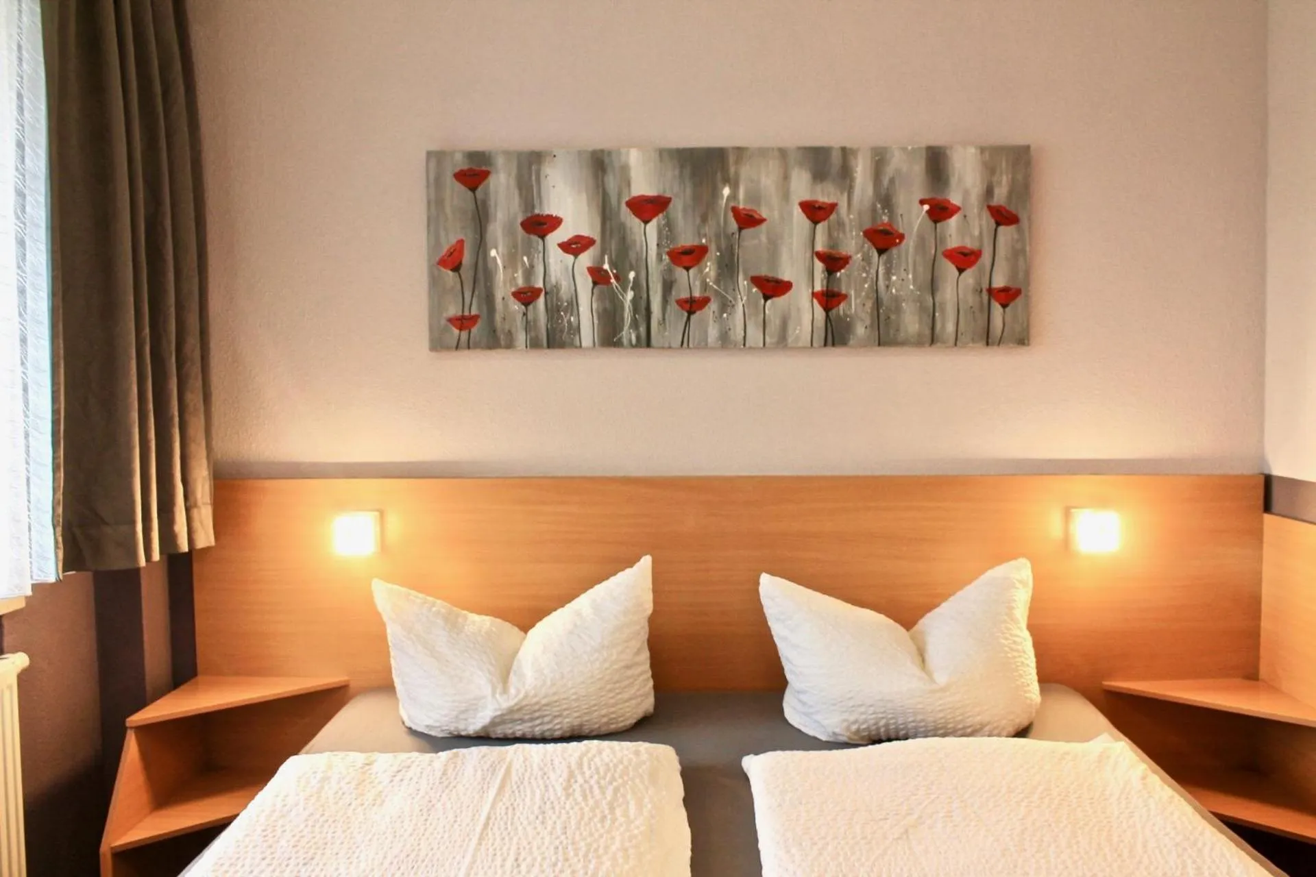 Photo of the whole room, Bed in Hotel Carolaruh