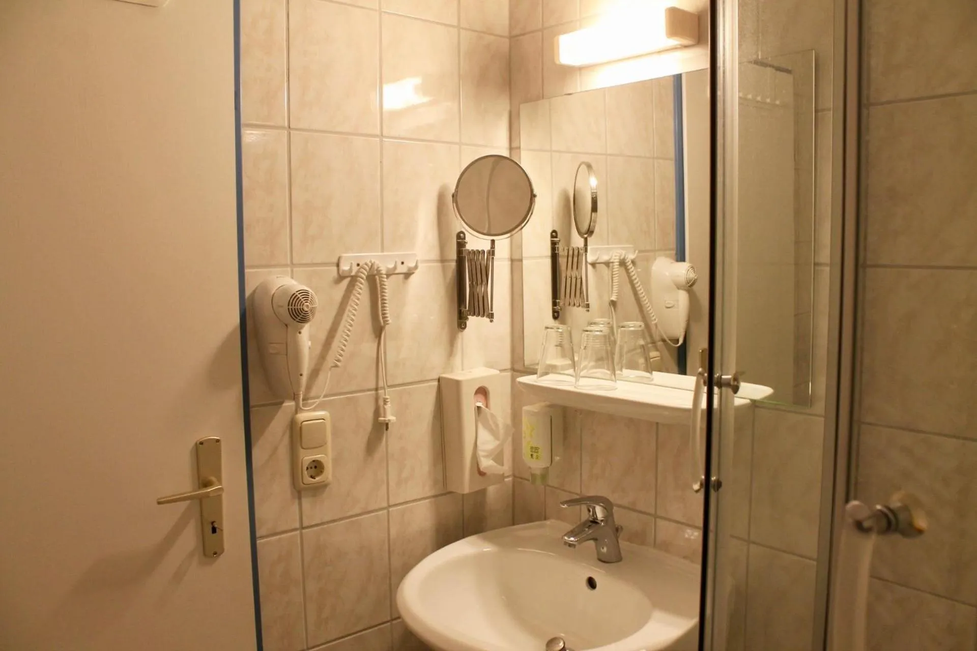 Bathroom in Hotel Carolaruh