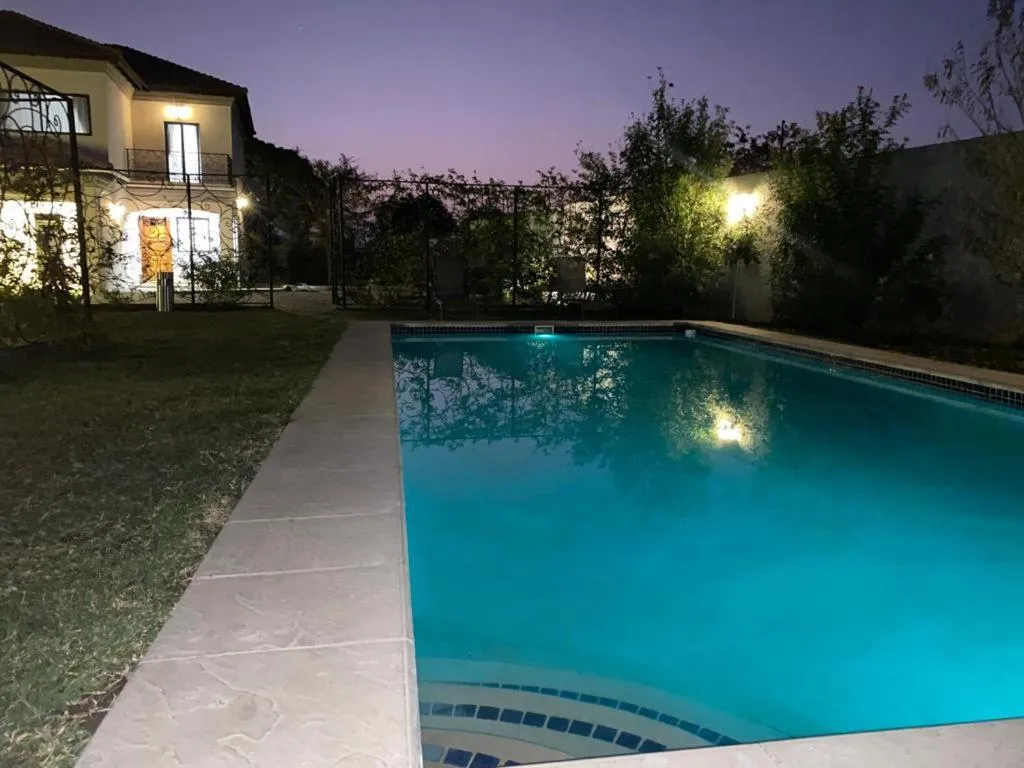 Swimming pool in 24 Roma