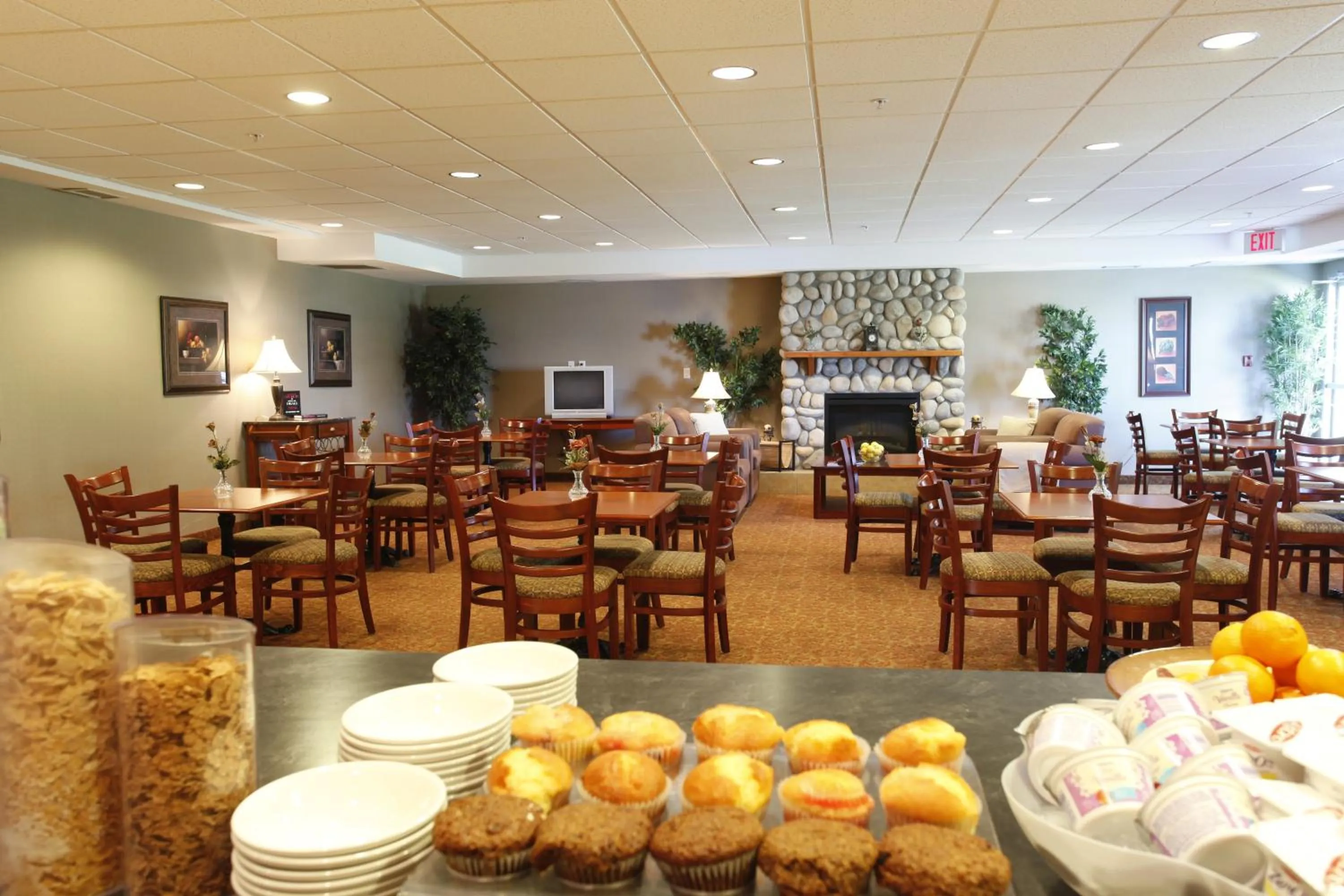 Food and drinks in Pomeroy Inn and Suites Dawson Creek