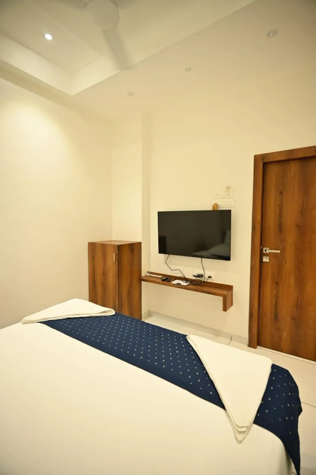 Bed in The Sky Land Hotel & Restaurant