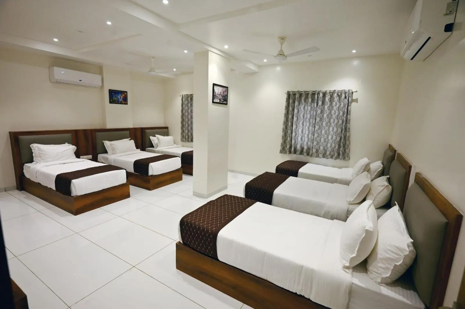 Bed in The Sky Land Hotel & Restaurant