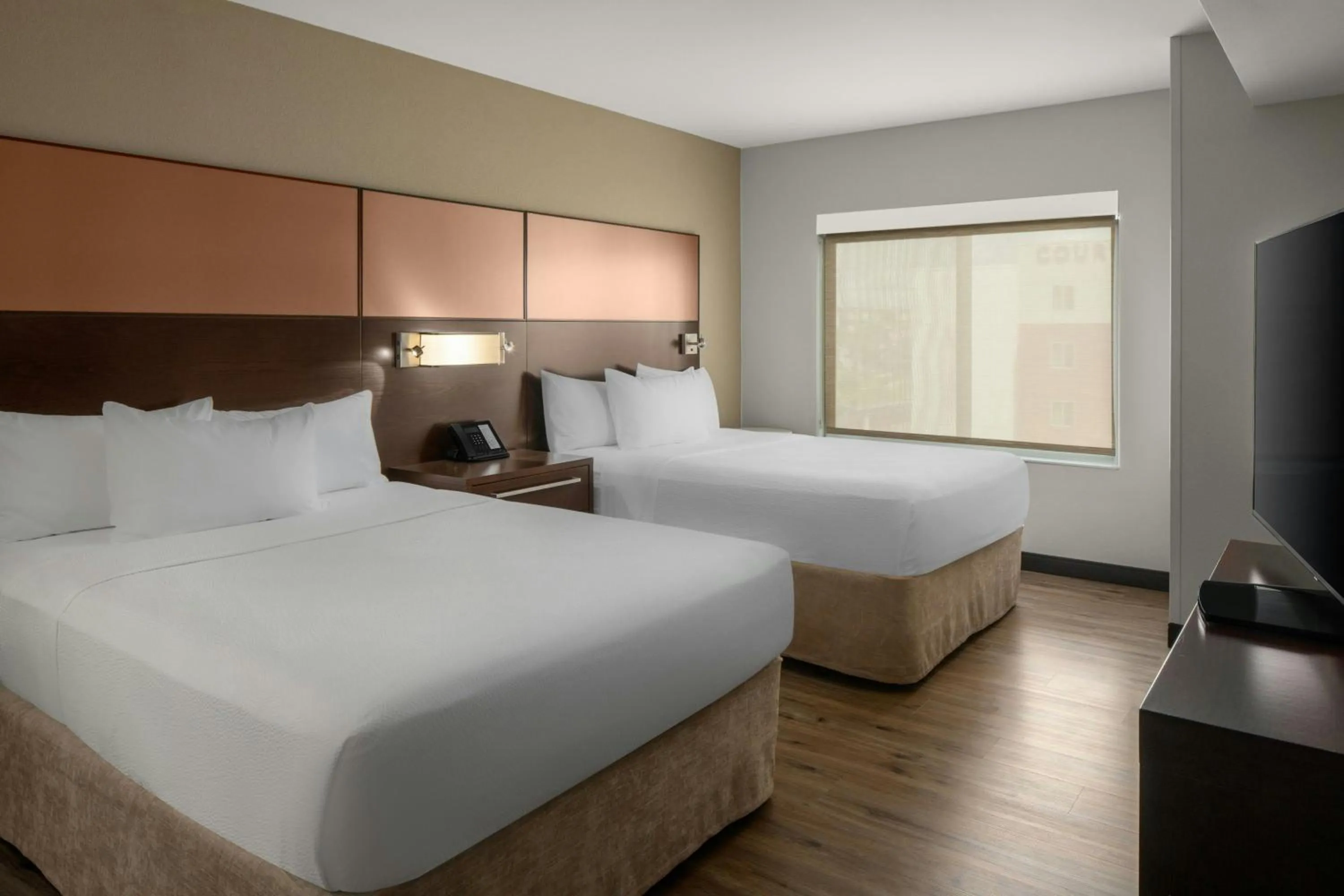 Photo of the whole room, Bed in Residence Inn by Marriott Pullman