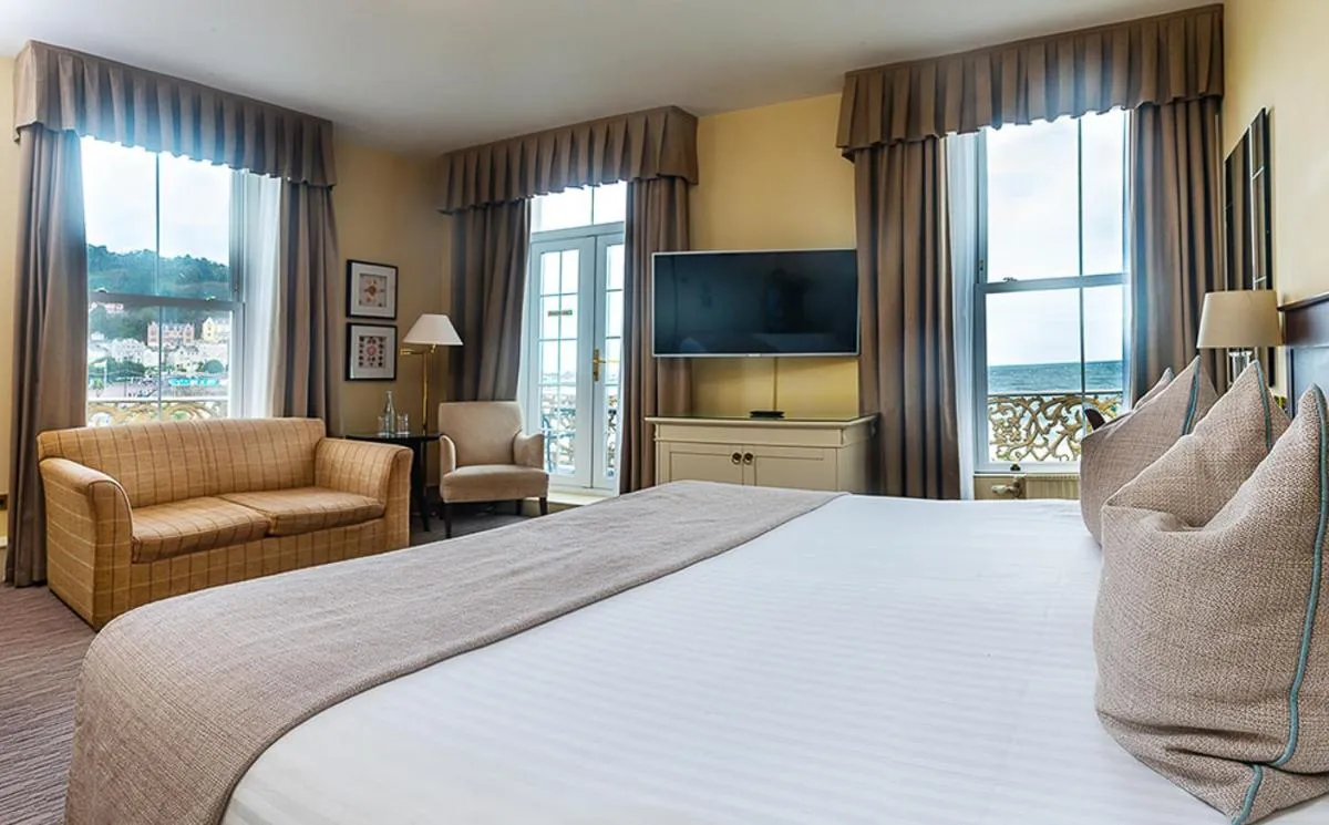 Bedroom, Bed in St George's Hotel - Llandudno