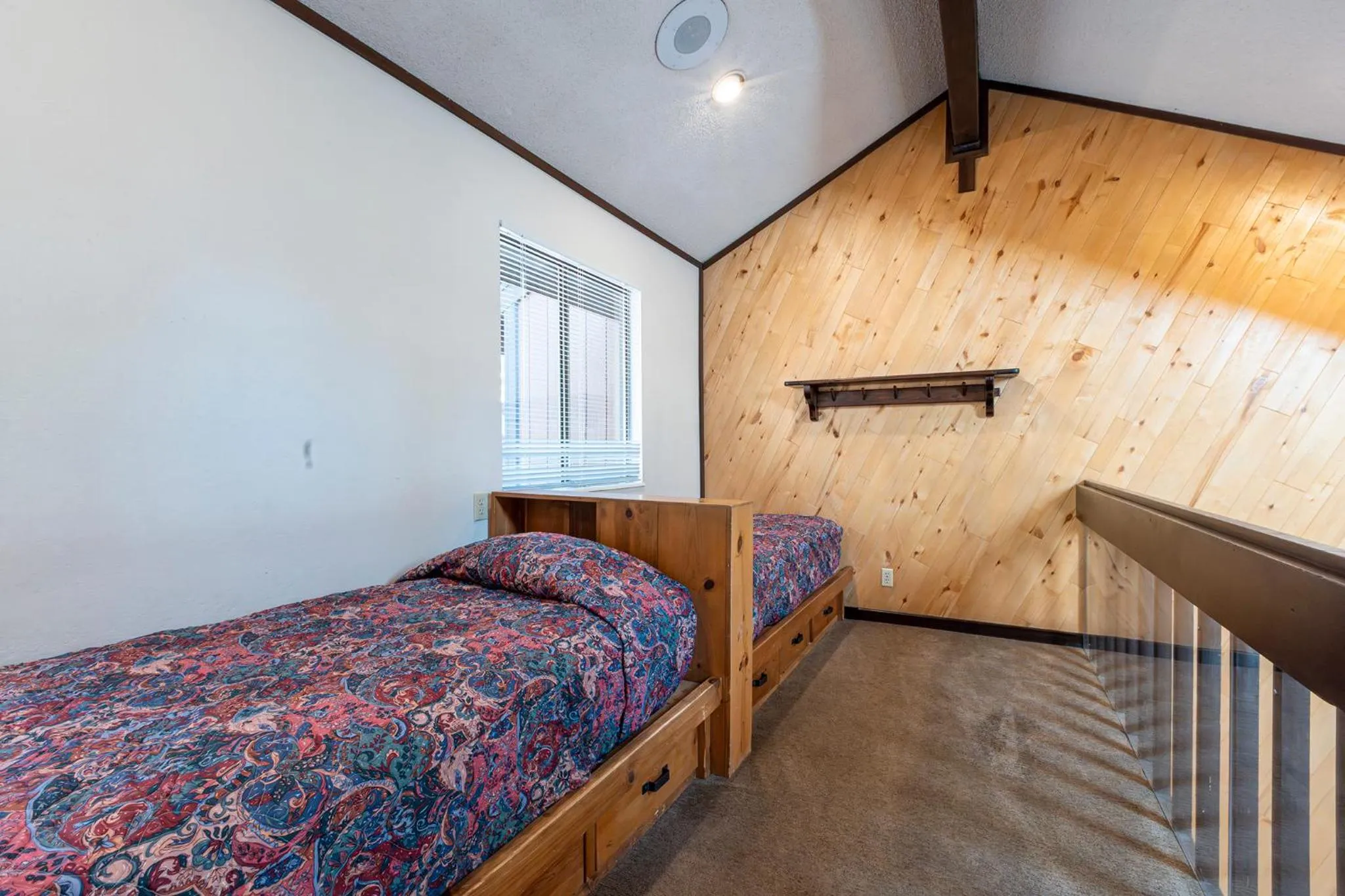 View (from property/room), Bed in Club Tahoe Resort