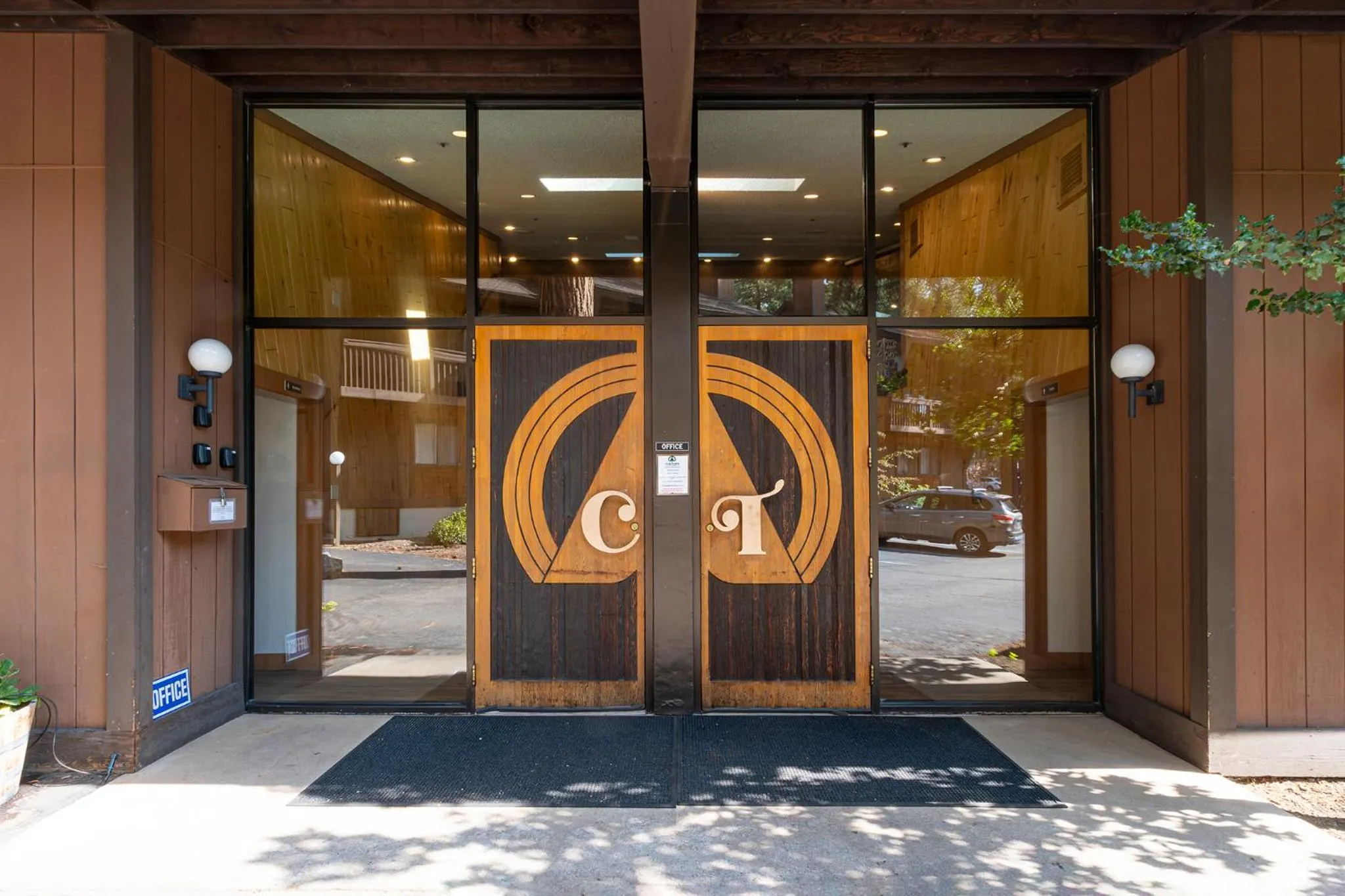 Facade/entrance in Club Tahoe Resort
