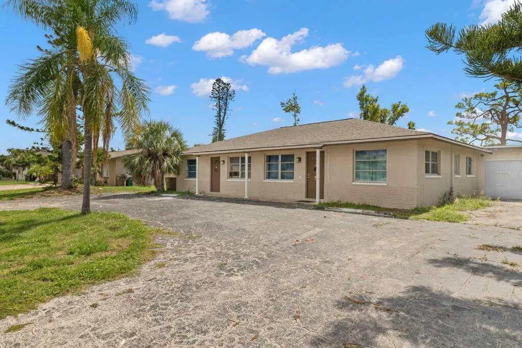 Best location in Cape Coral!