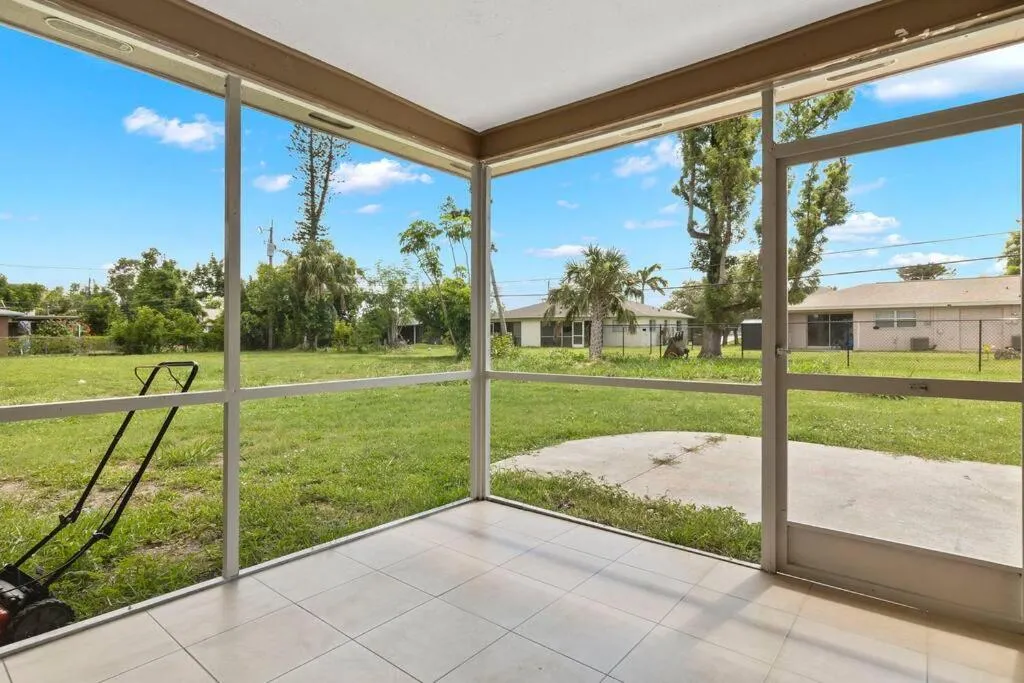 Garden in Best location in Cape Coral!