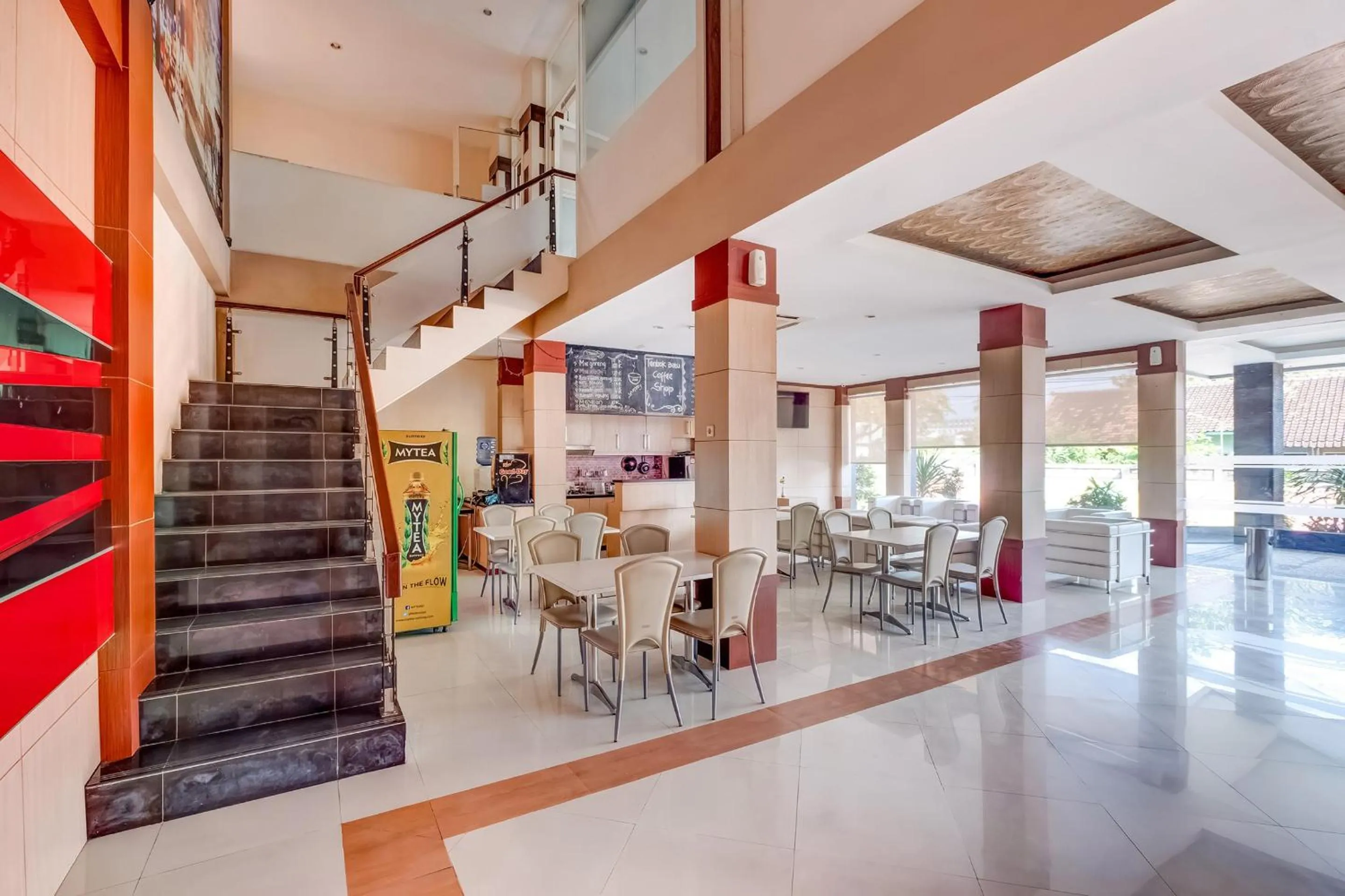 Lobby or reception in OYO Flagship Tembok Batu Residence