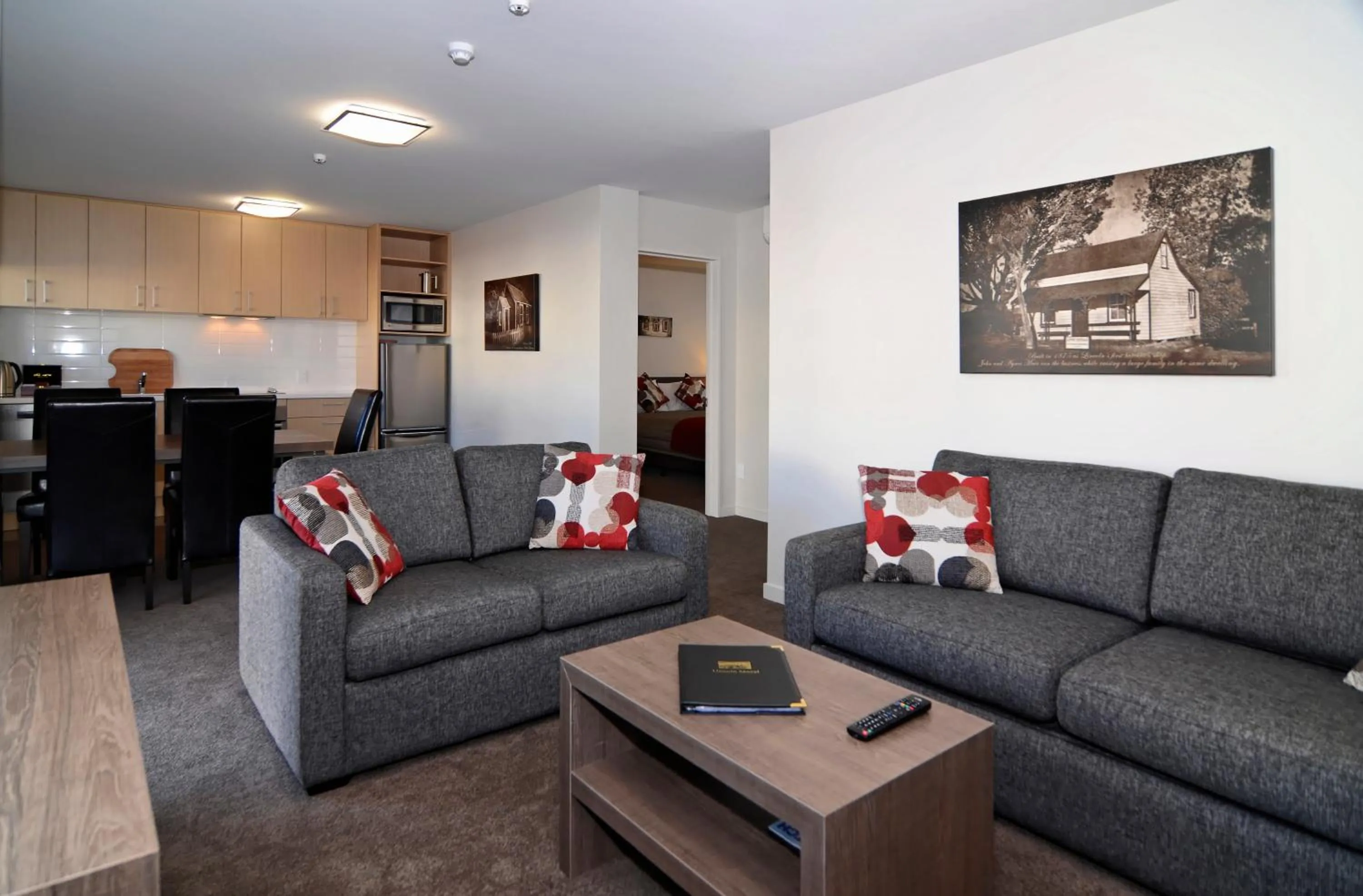 Living room in Lincoln Motel