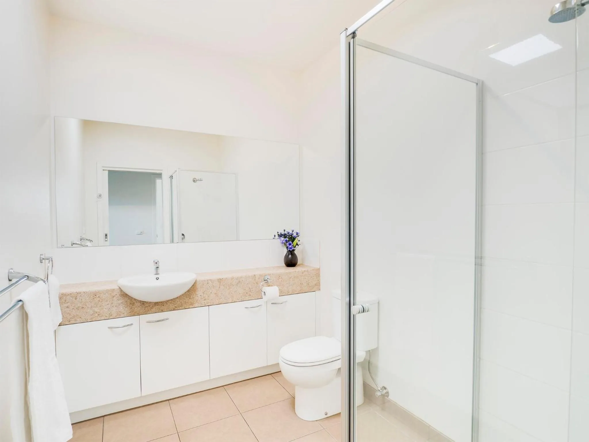 Bathroom in McKillop Geelong by Gold Star Stays