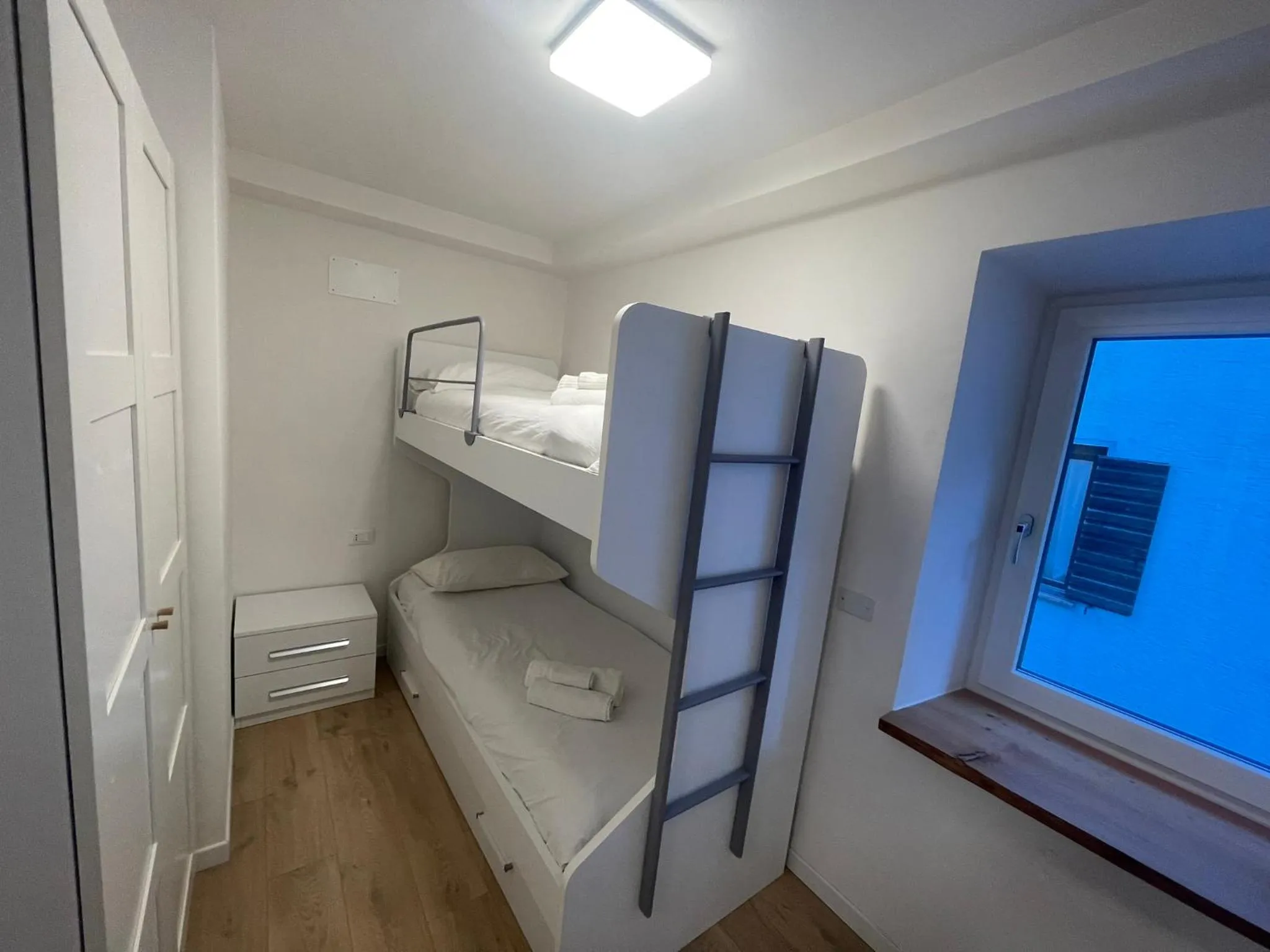 Bedroom, Bed in SnowLake Suite & Apartment