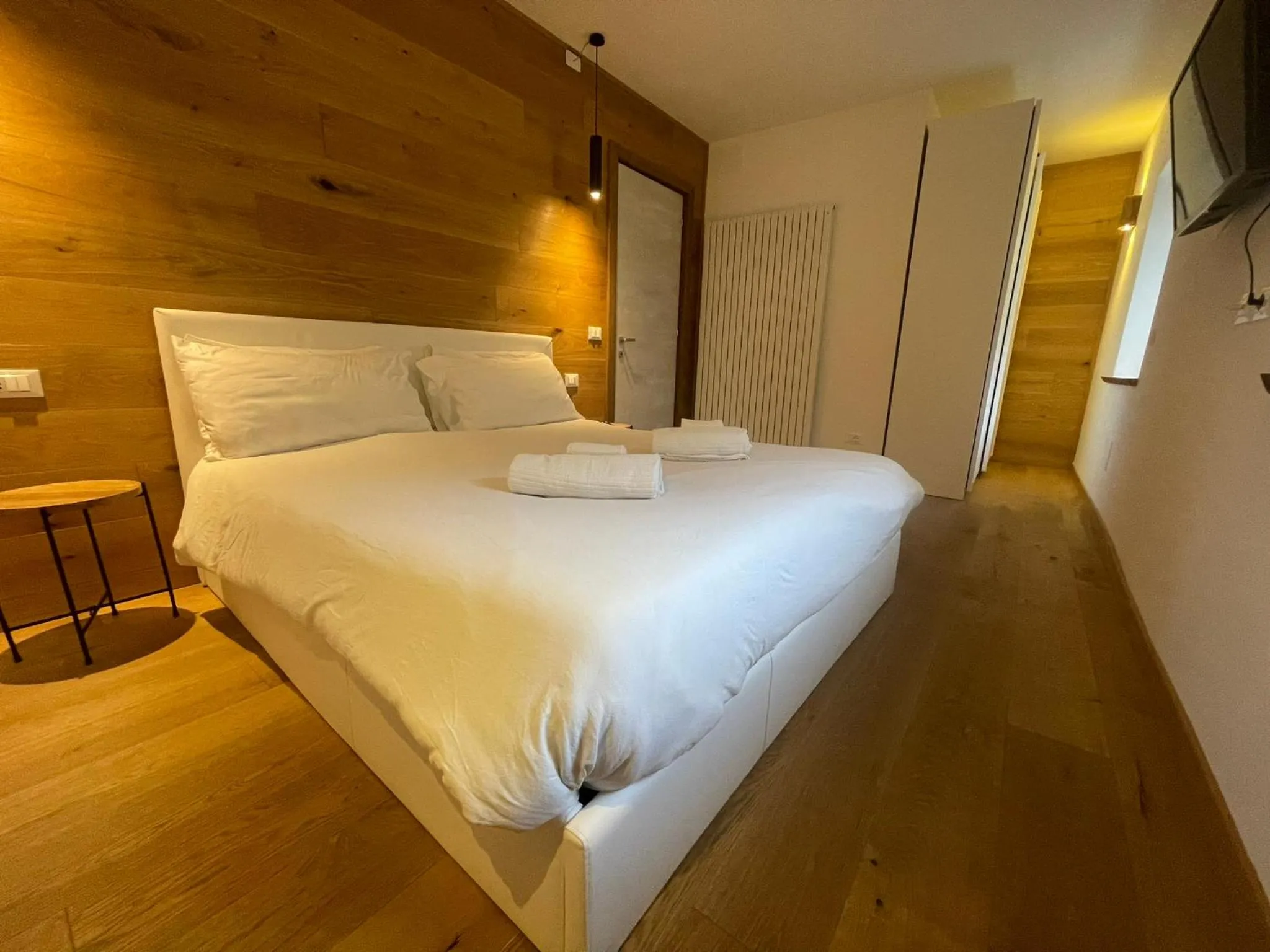 Bed in SnowLake Suite & Apartment