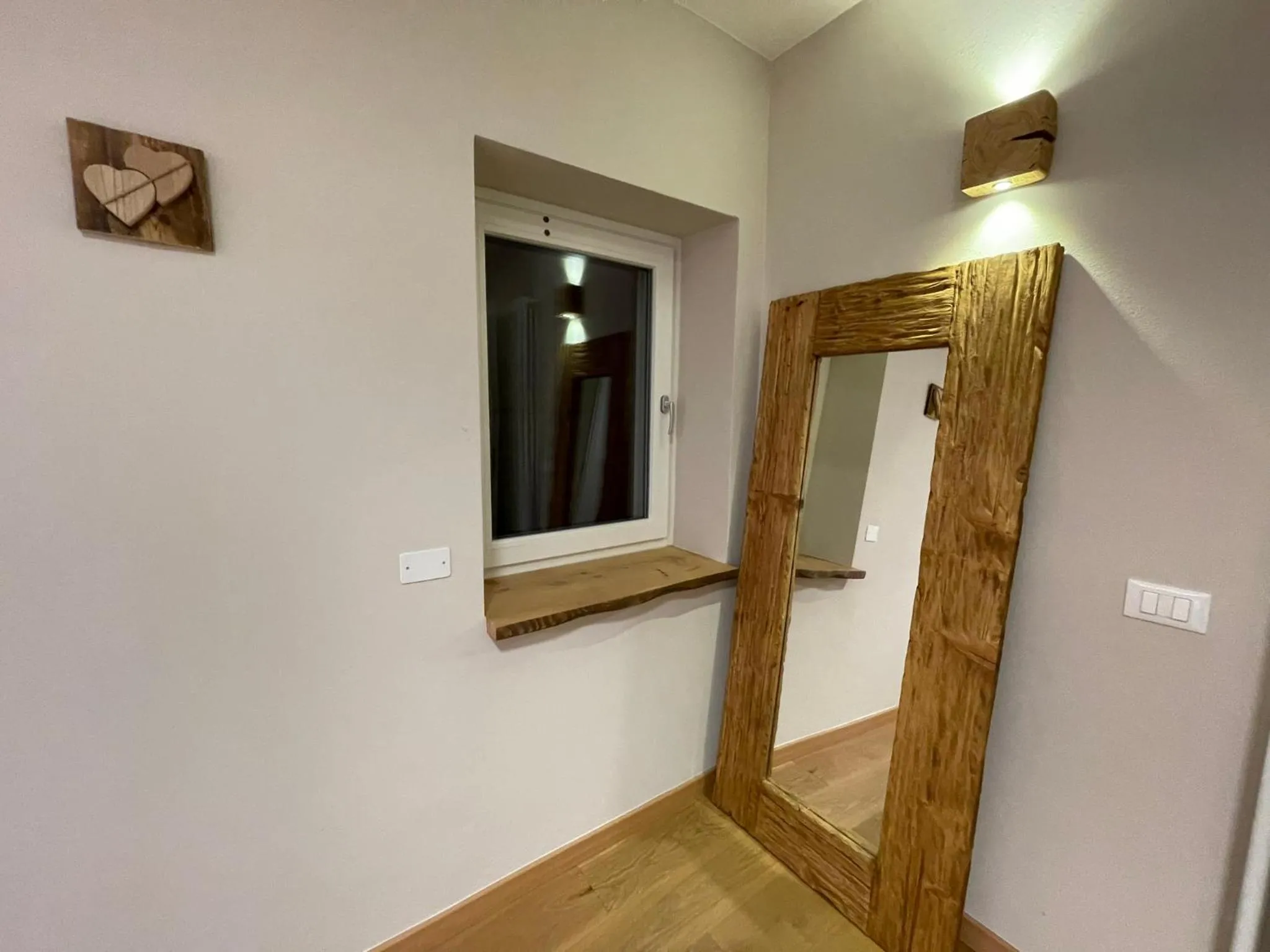 Decorative detail in SnowLake Suite & Apartment