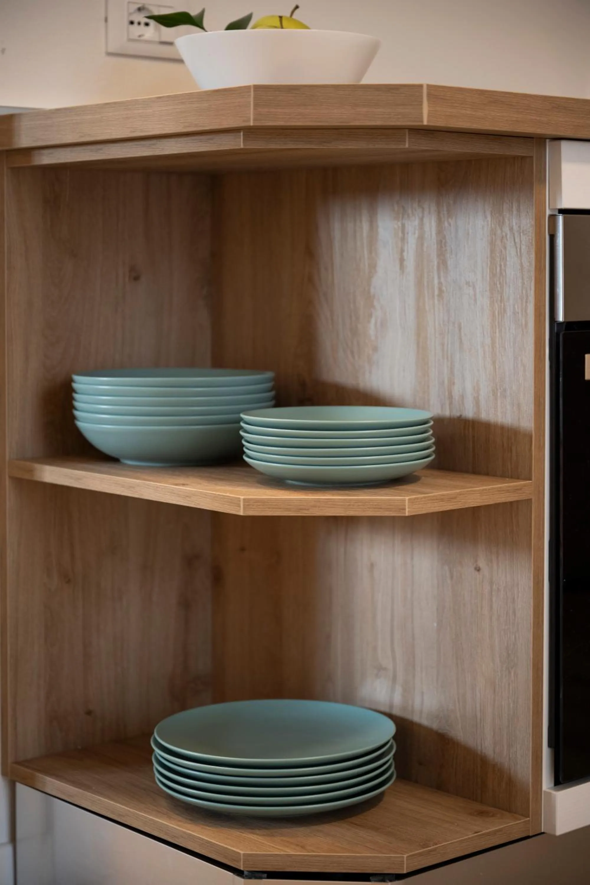 Kitchen or kitchenette in SnowLake Suite & Apartment