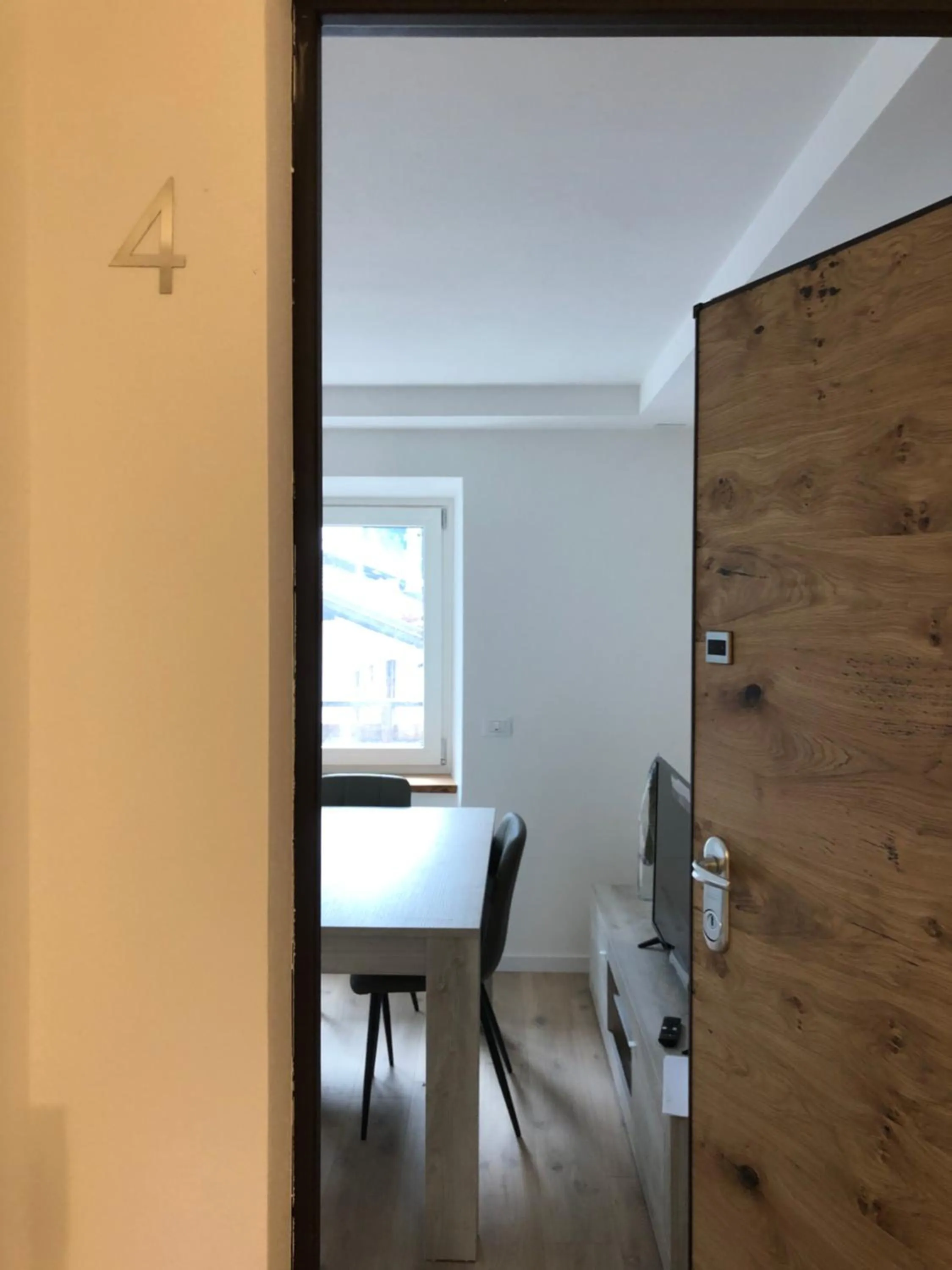 Dining area in SnowLake Suite & Apartment