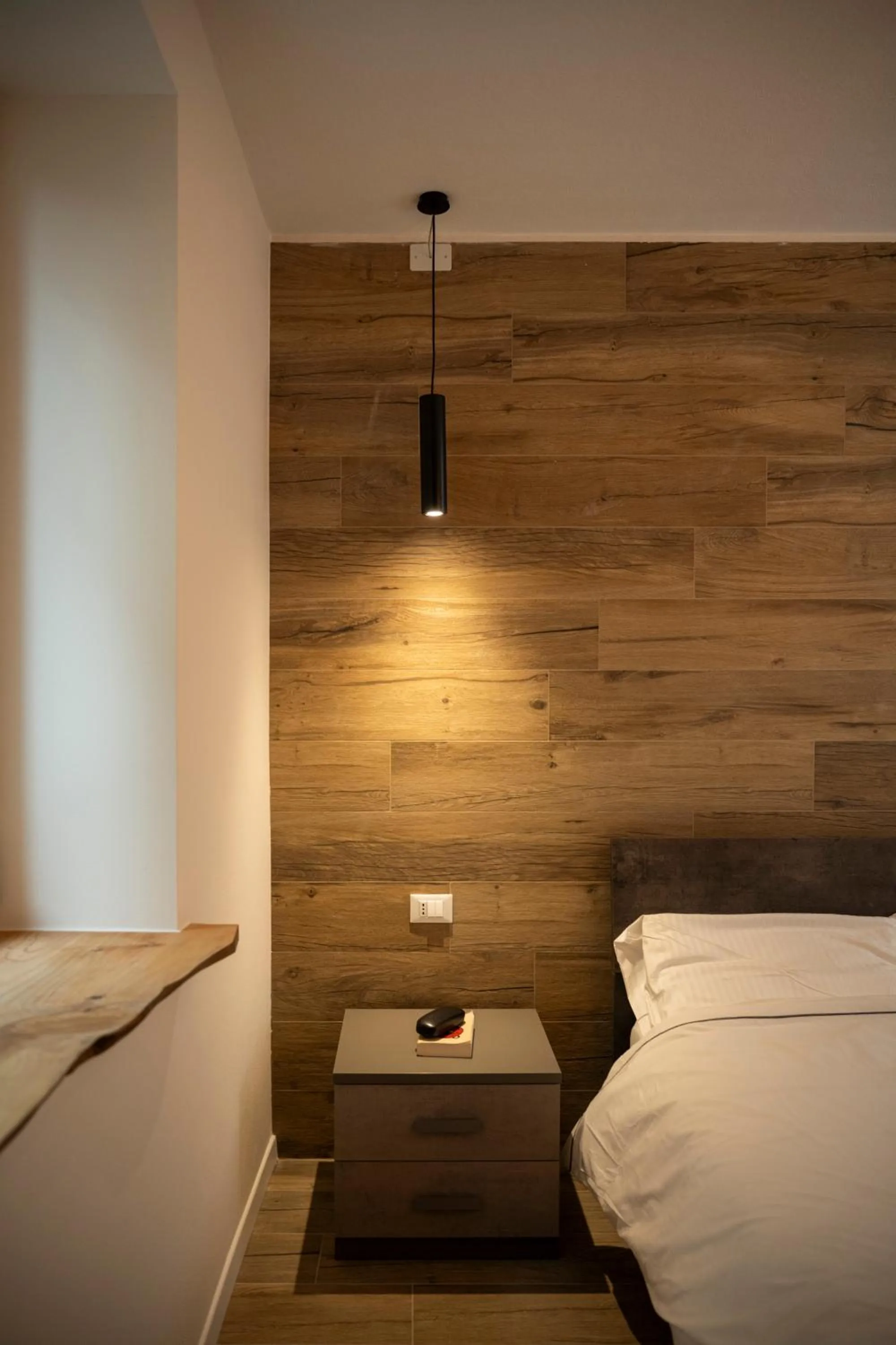 Bedroom, Bed in SnowLake Suite & Apartment