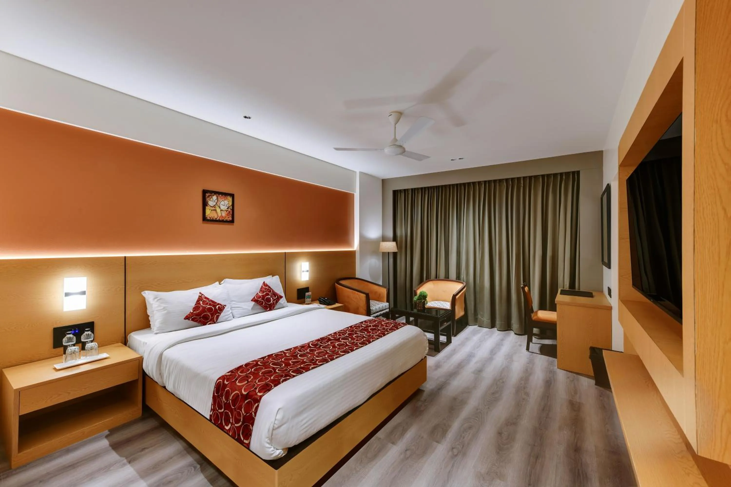 Bed in Quality Inn Regency, Nashik