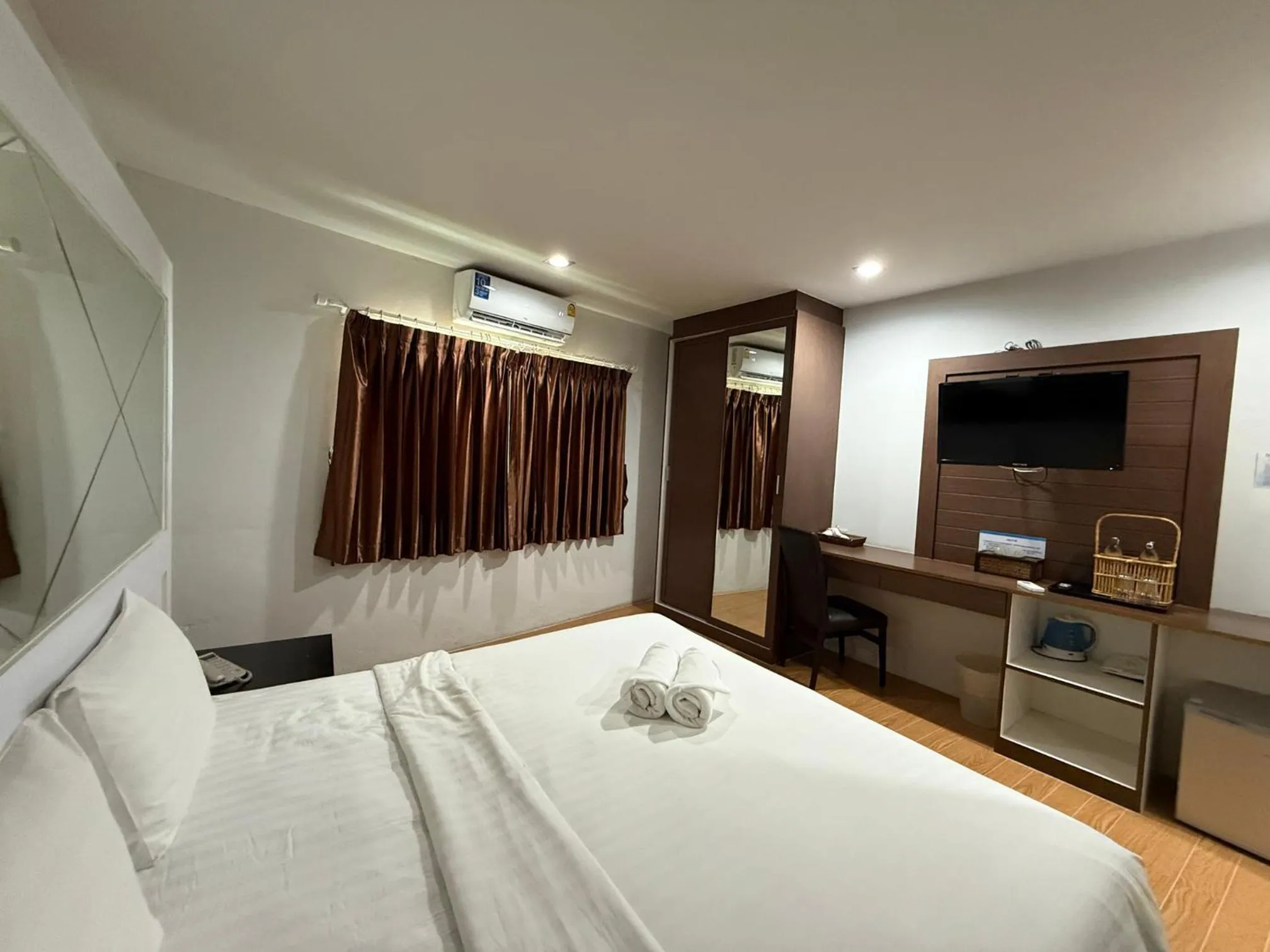 Bed in Bed By Cruise Hotel At Samakkhi-Tivanont