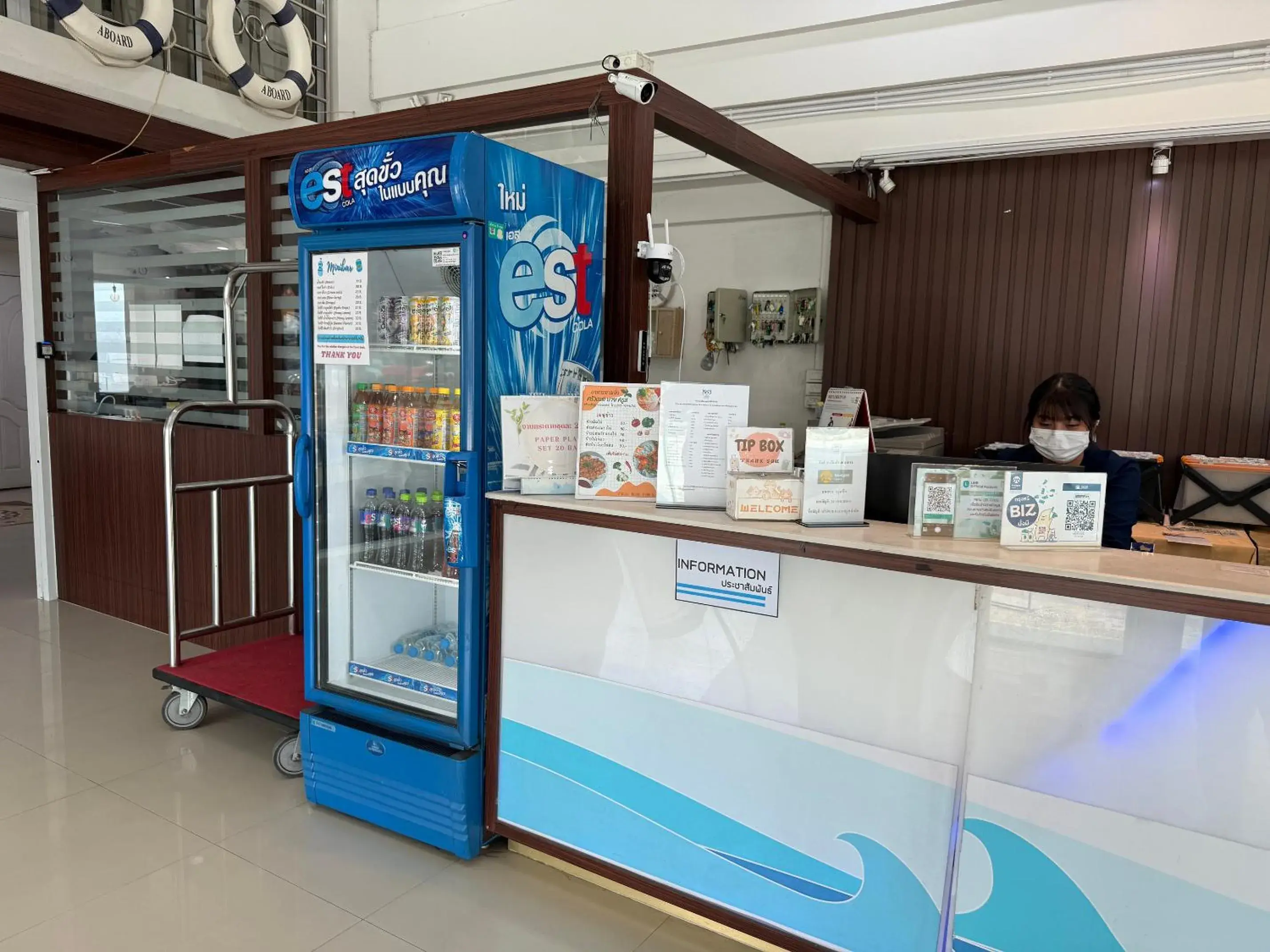 Restaurant/places to eat in Bed By Cruise Hotel At Samakkhi-Tivanont Restaurant/places to eat in Bed By Cruise Hotel At Samakkhi-Tivanont