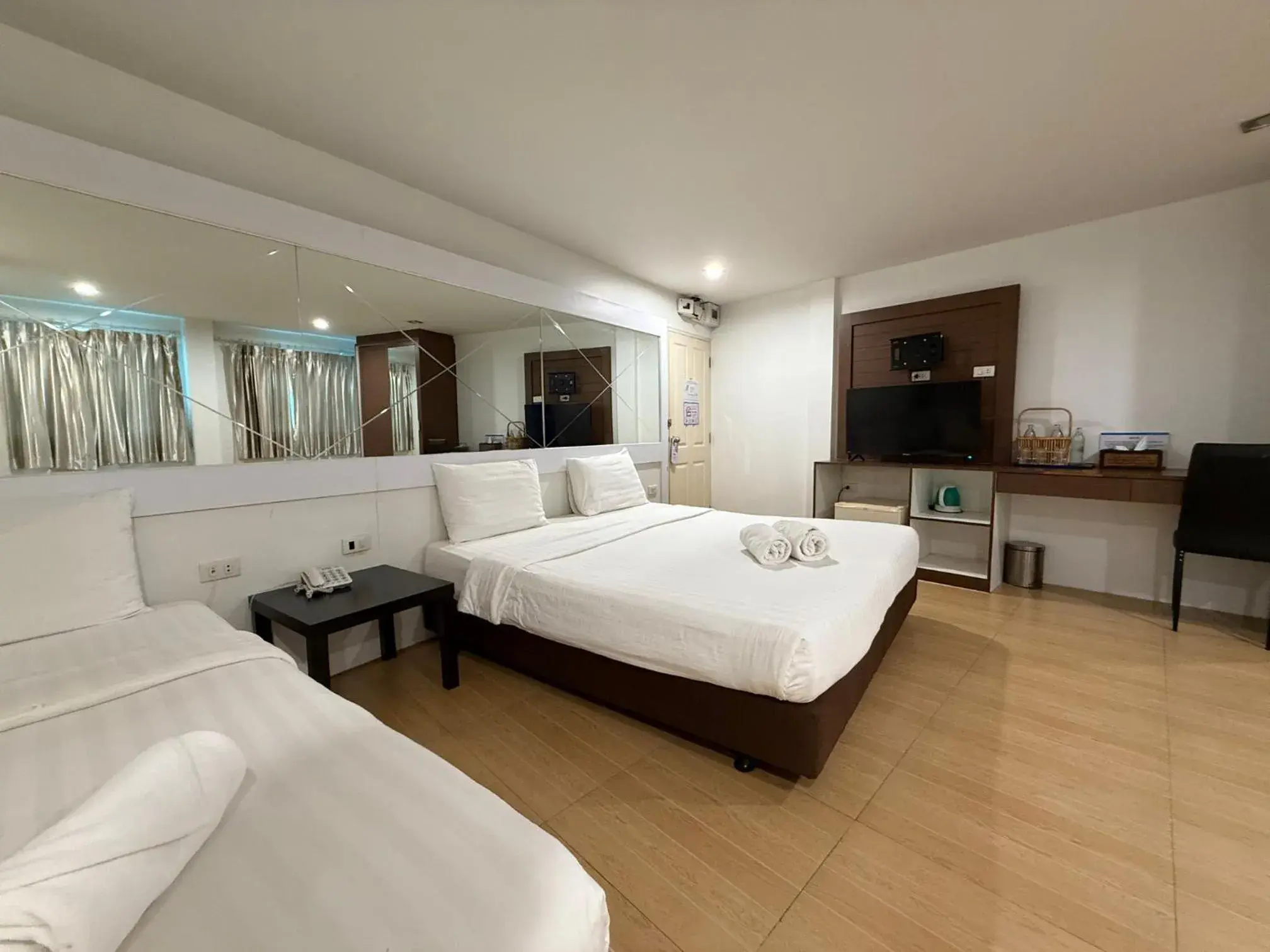 Bed in Bed By Cruise Hotel At Samakkhi-Tivanont Bed in Bed By Cruise Hotel At Samakkhi-Tivanont