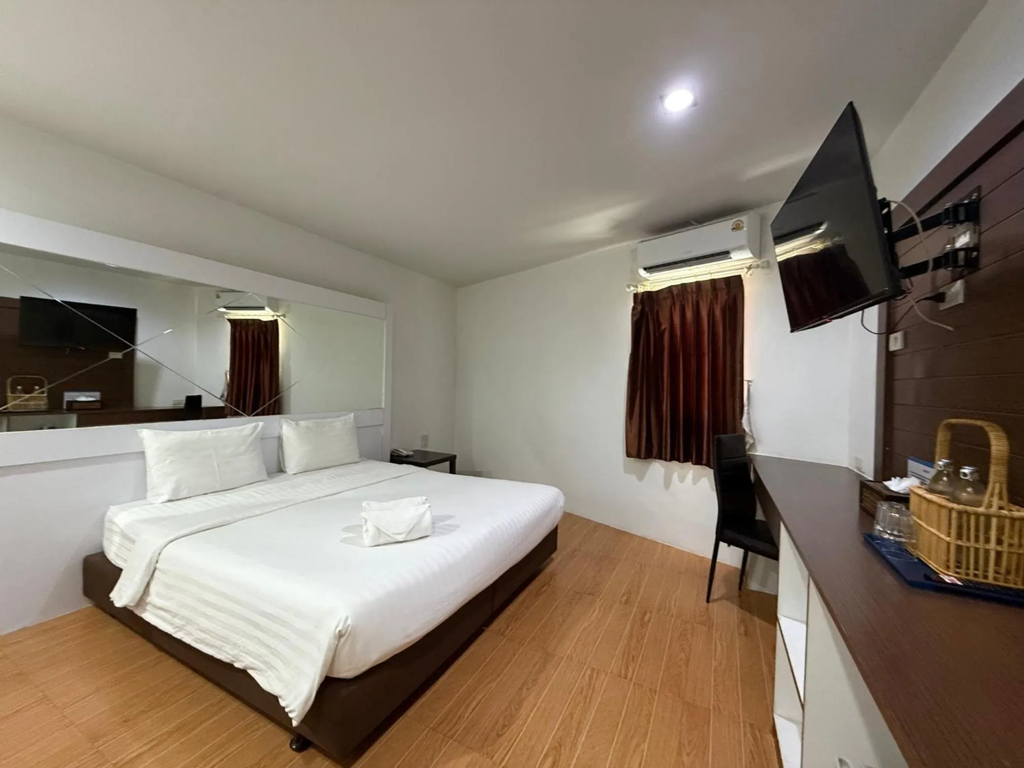 Bed in Bed By Cruise Hotel At Samakkhi-Tivanont