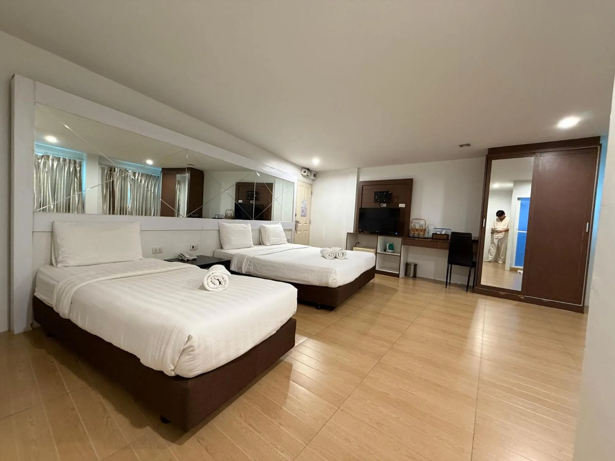 Bed in Bed By Cruise Hotel At Samakkhi-Tivanont