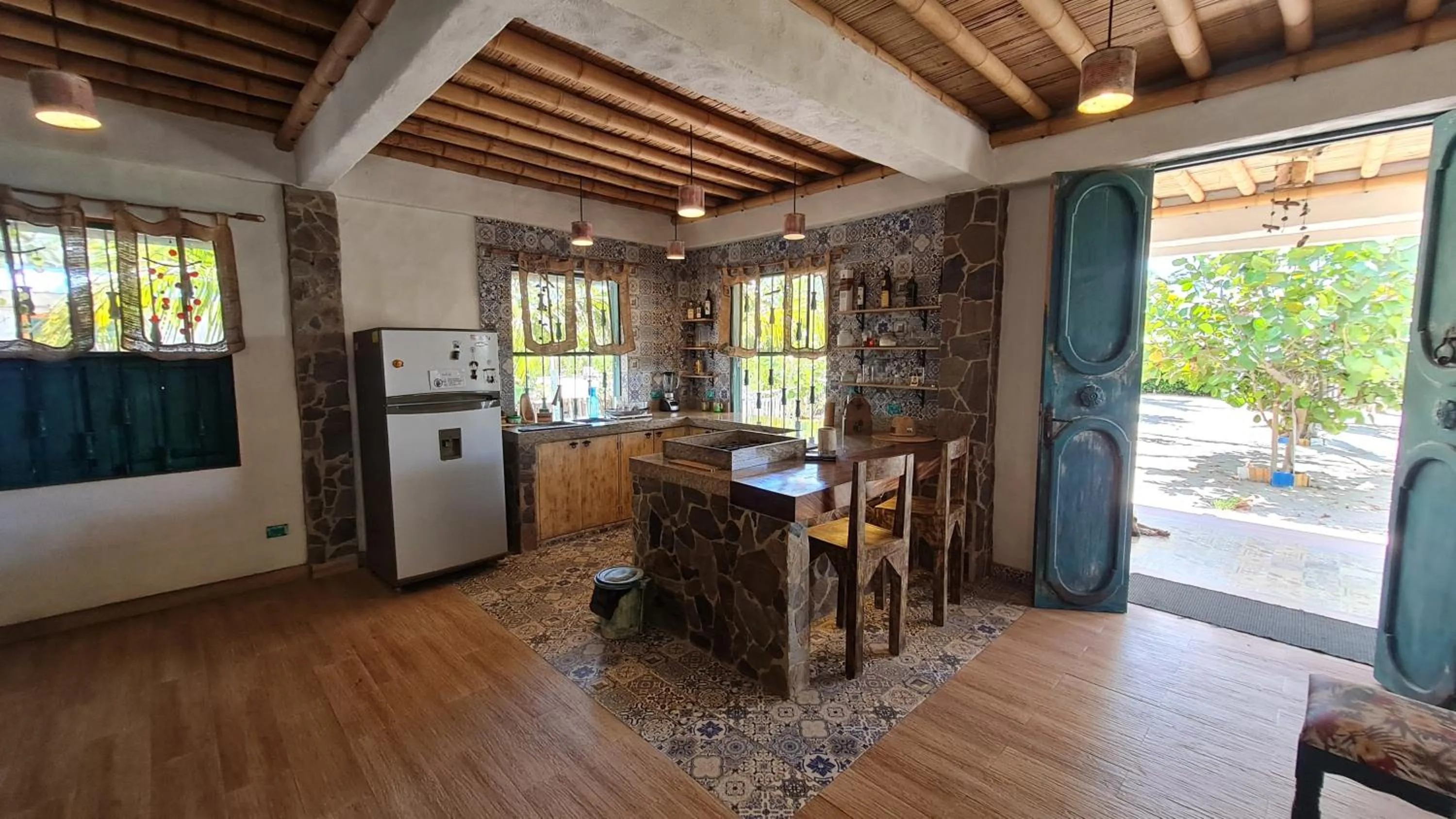 Kitchen or kitchenette in Eco-Hotel Chevere Beach