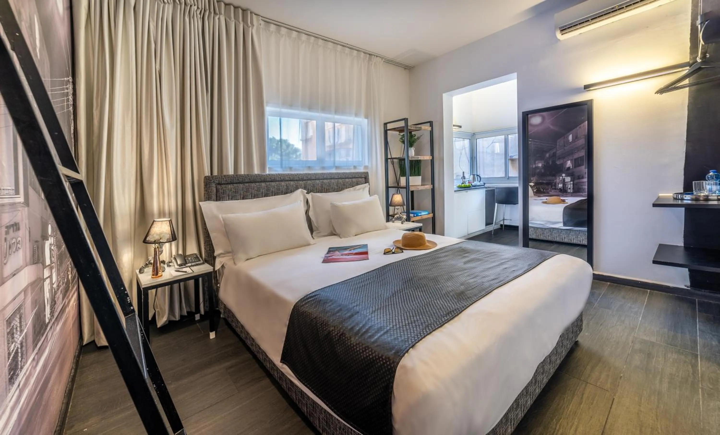 Photo of the whole room, Bed in Dizengoff Avenue Boutique Hotel