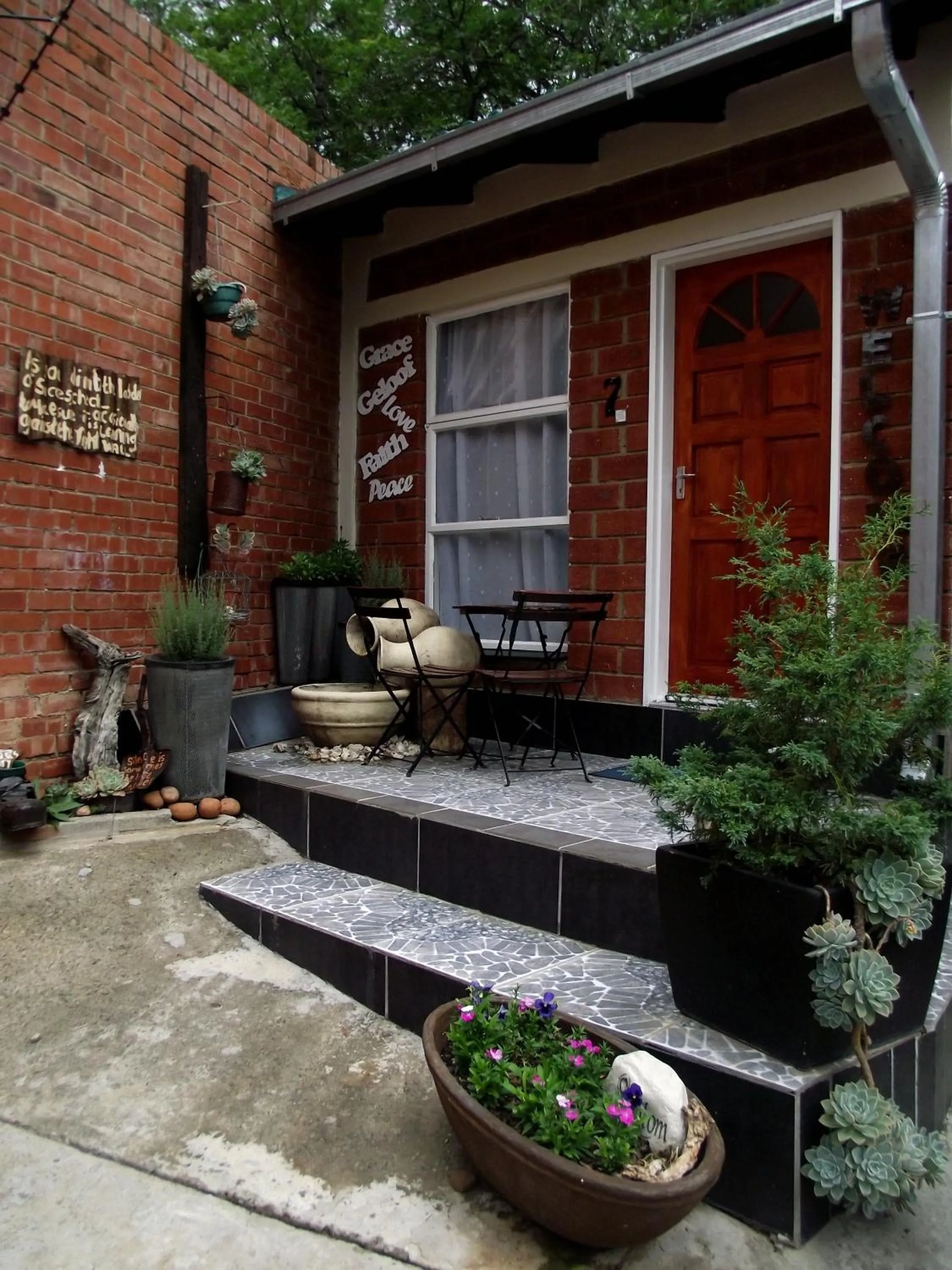 Apartment (1 Adult) in Memra Guest House