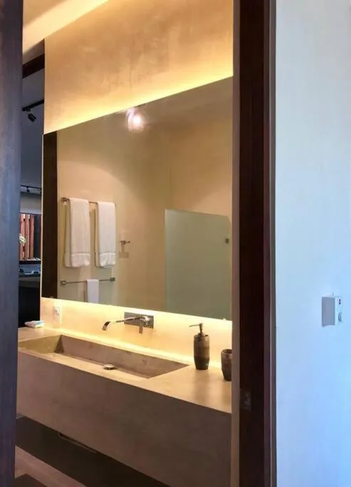 Bathroom in Luxury 2 BDR 2 BTH 2 Bikes Jacuzzi FibOptic WiFi.