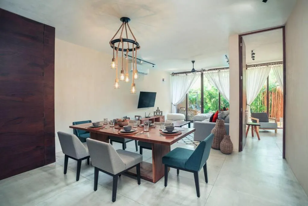 Living room in Luxury 2 BDR 2 BTH 2 Bikes Jacuzzi FibOptic WiFi.