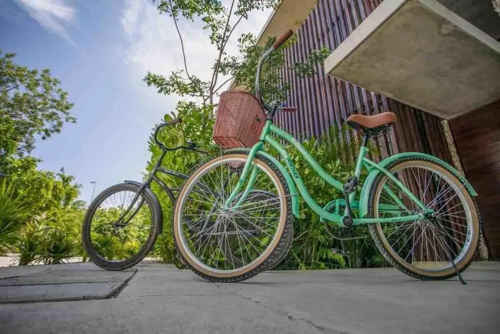 Cycling in Luxury 2 BDR 2 BTH 2 Bikes Jacuzzi FibOptic WiFi.