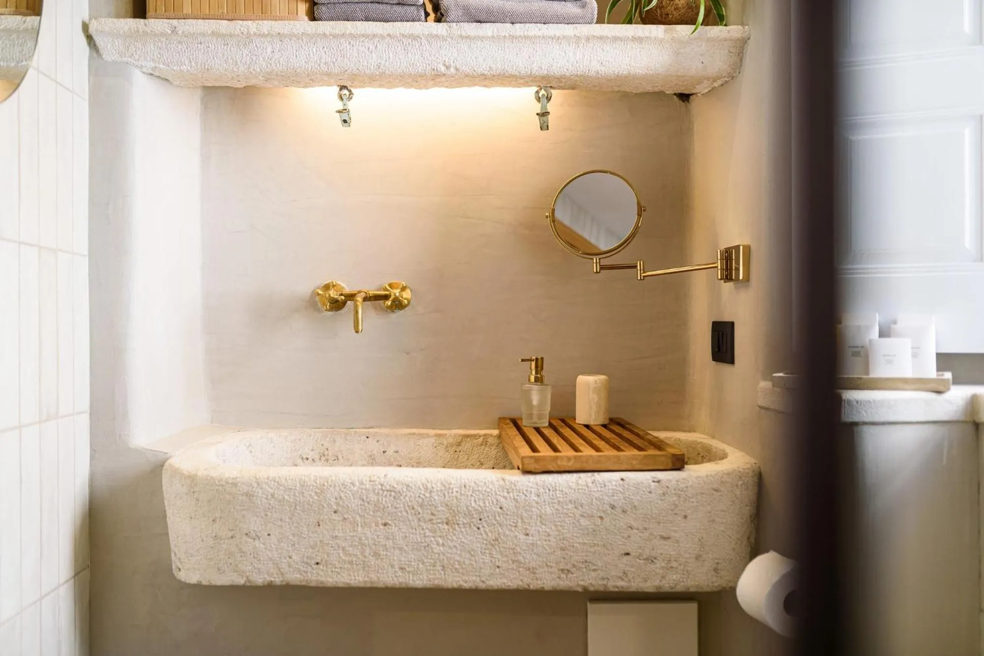 Bathroom in 7oaks Noble House