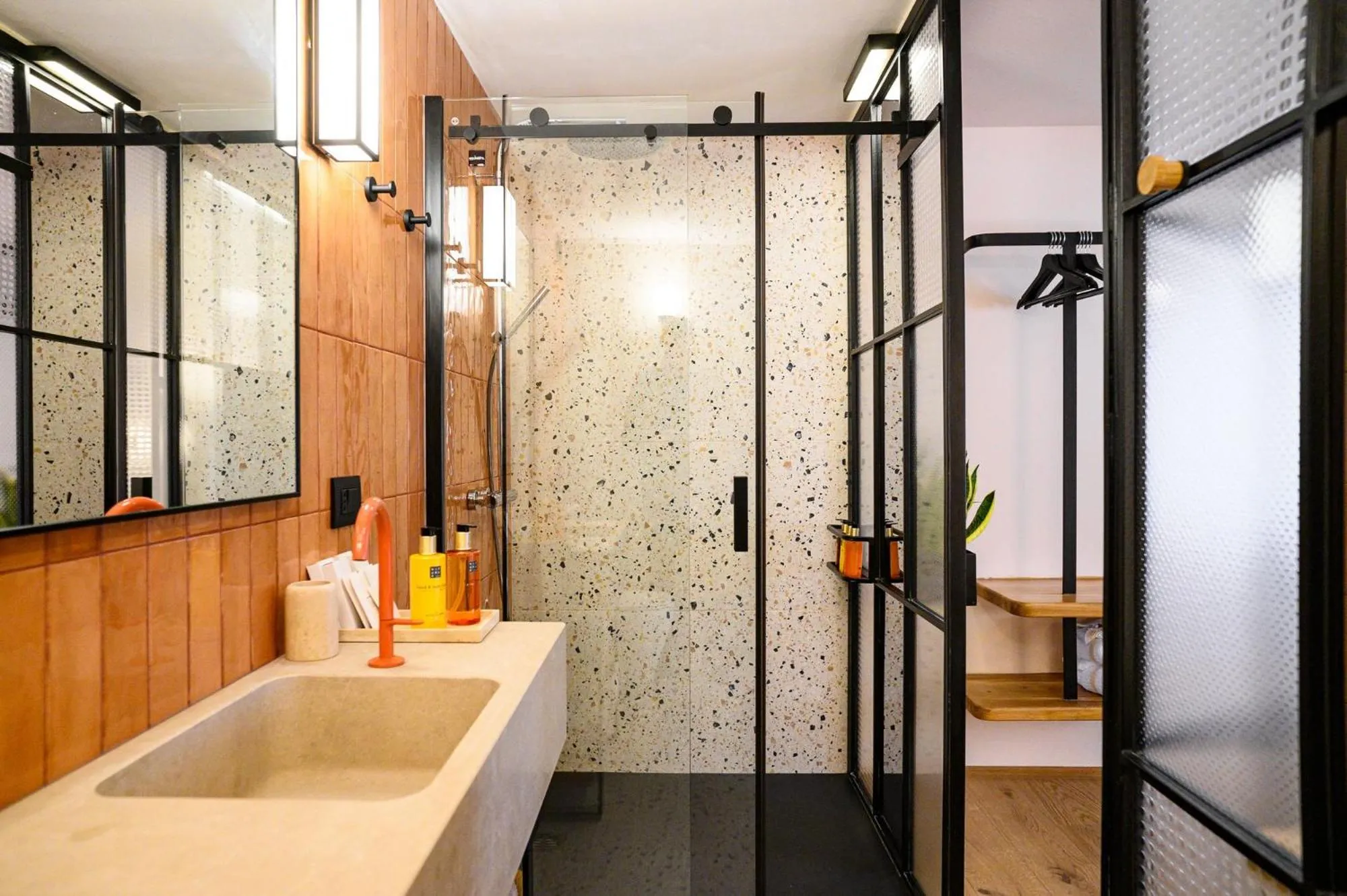 Shower in 7oaks Noble House