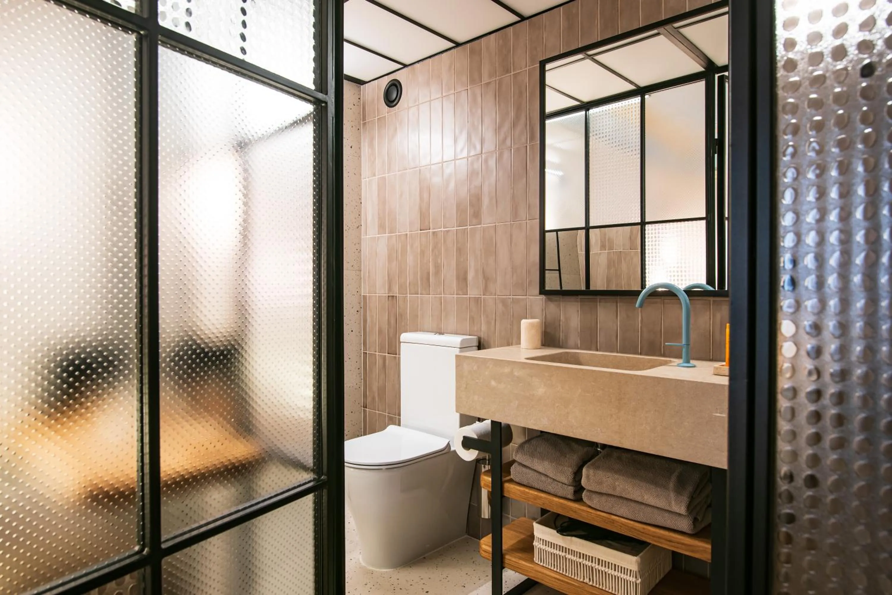 Toilet in 7oaks Noble House